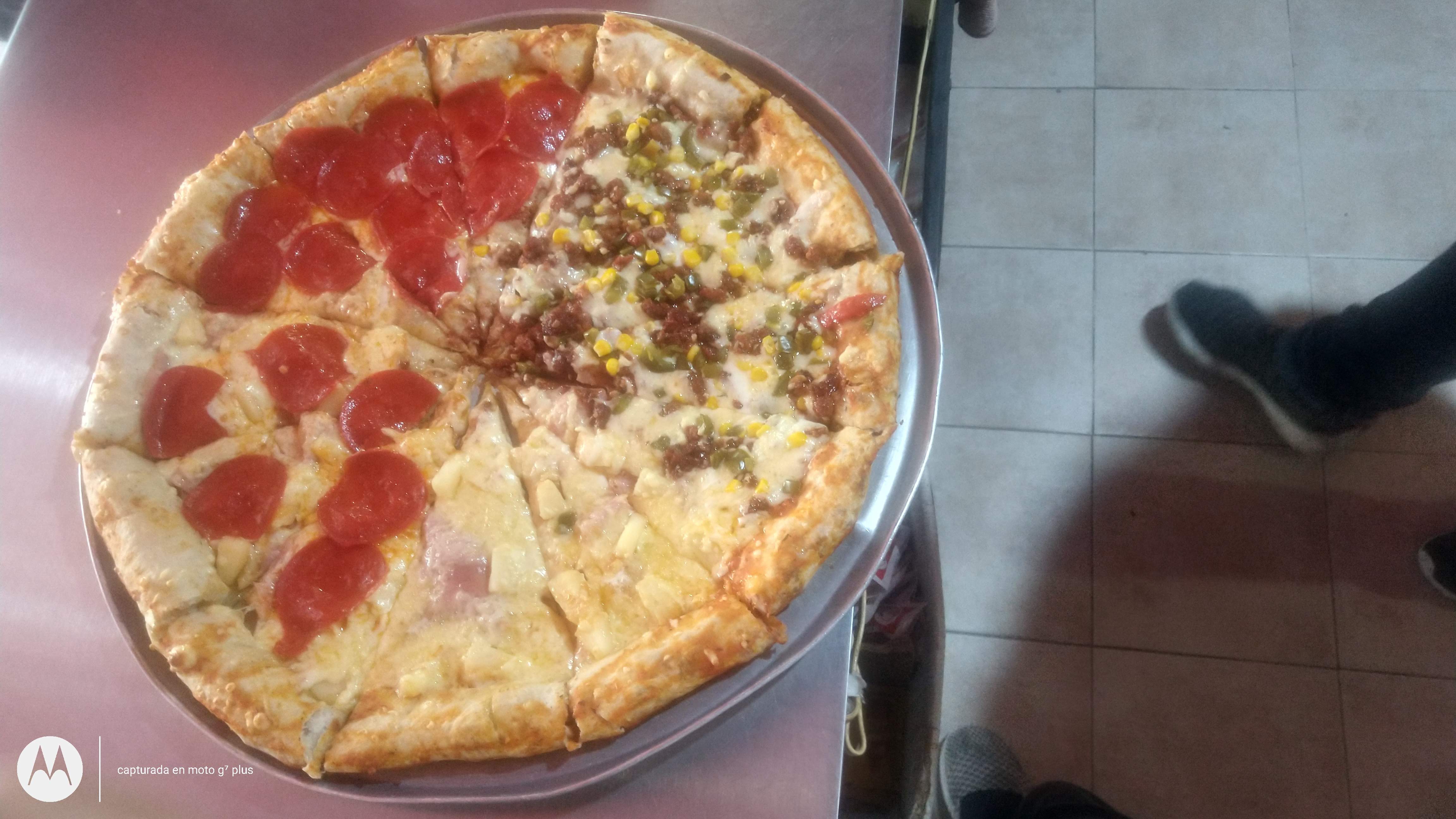 pizzeria vikis II image 8