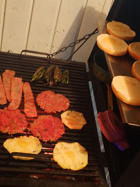 Hamburguesas al carbón Patio 16 image 3