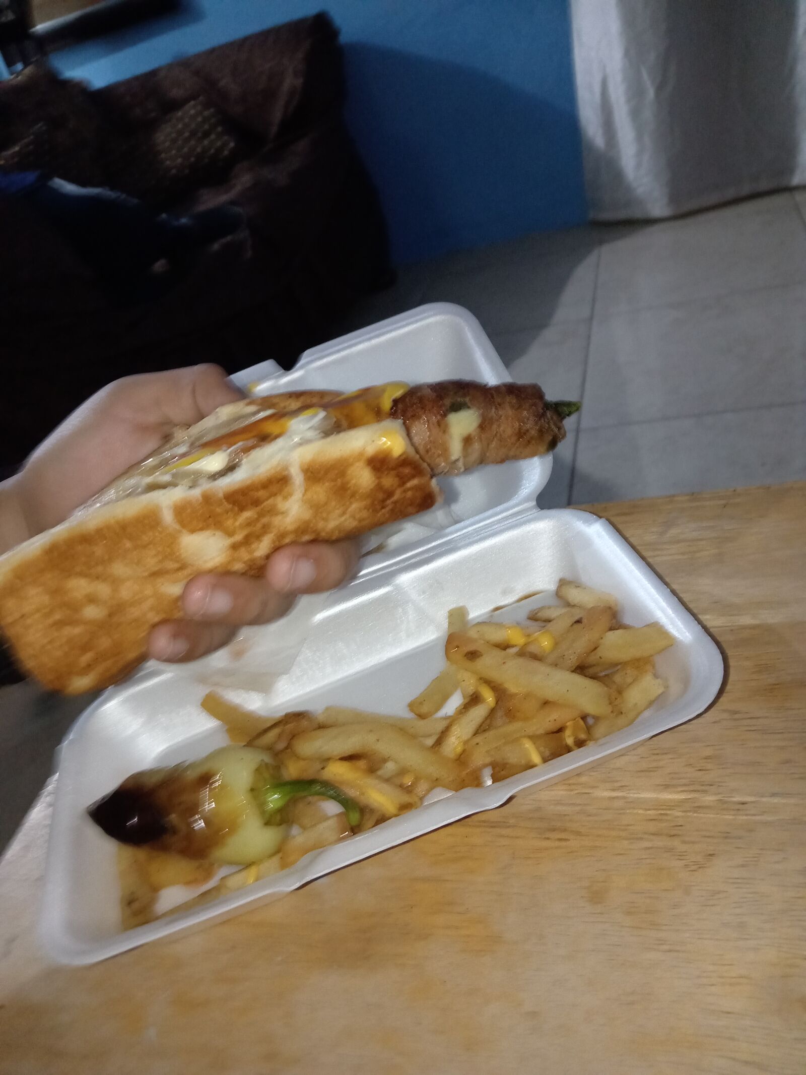 Hot dogs ' la dora y el hugo' image 2