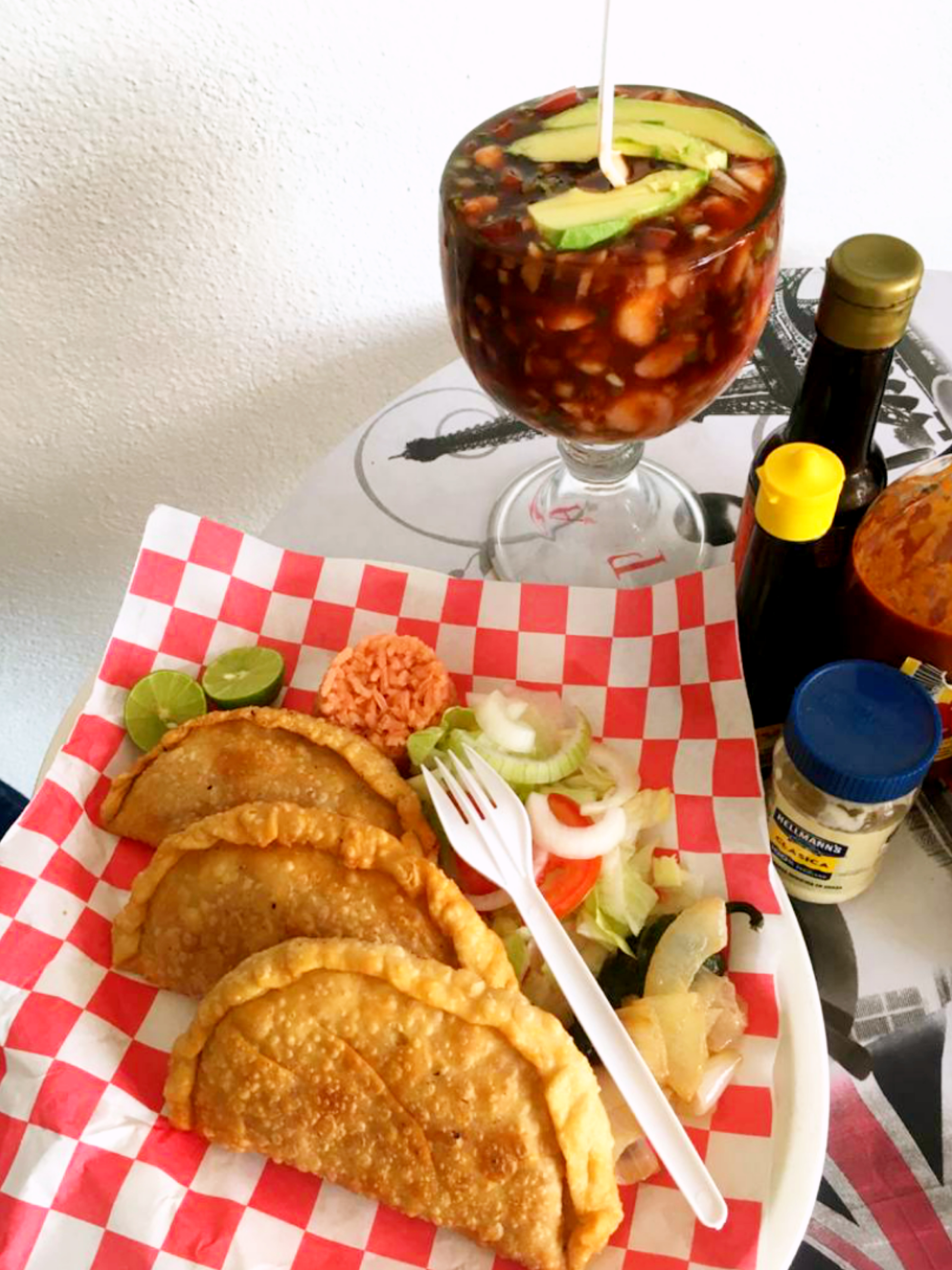 Cócteles y Mariscos "JIMMY" image 1