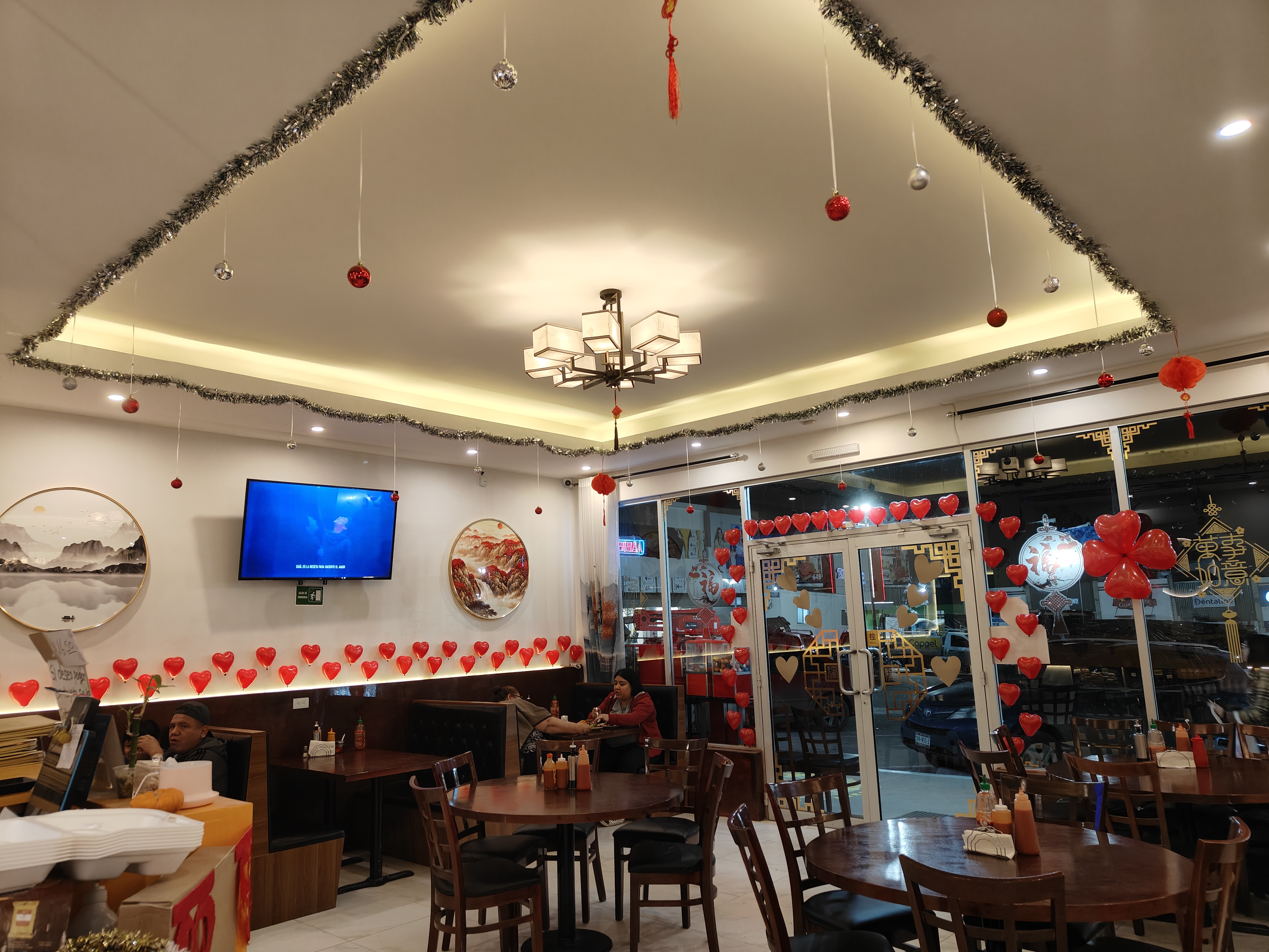 Comida China Lei Garden 利苑 image 1