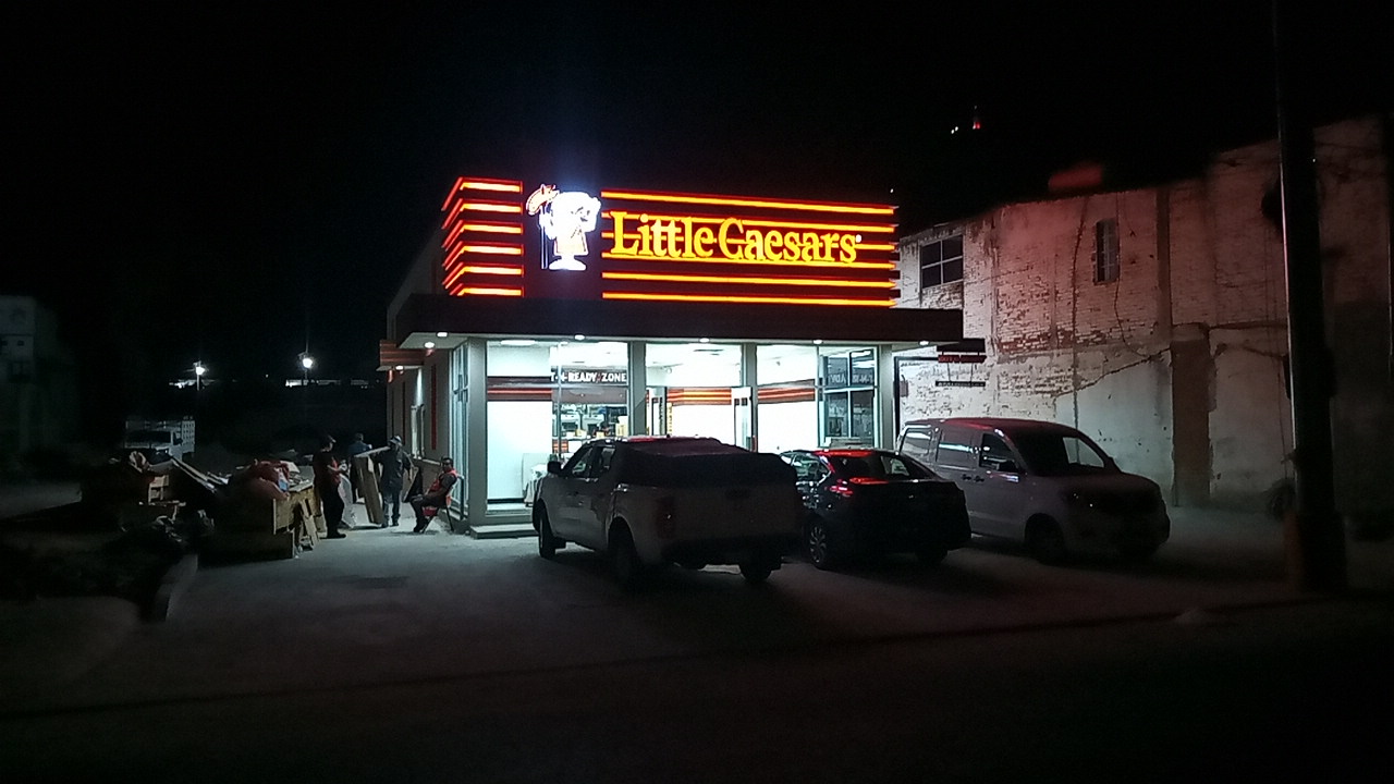 Little Caesars Pizza image 5