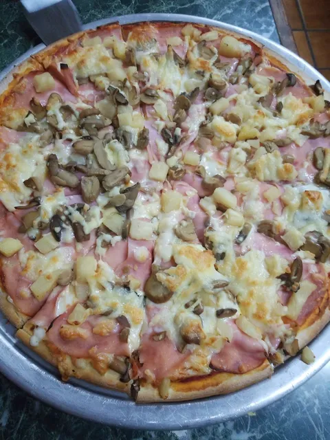 Peperonni's Pizza image 3
