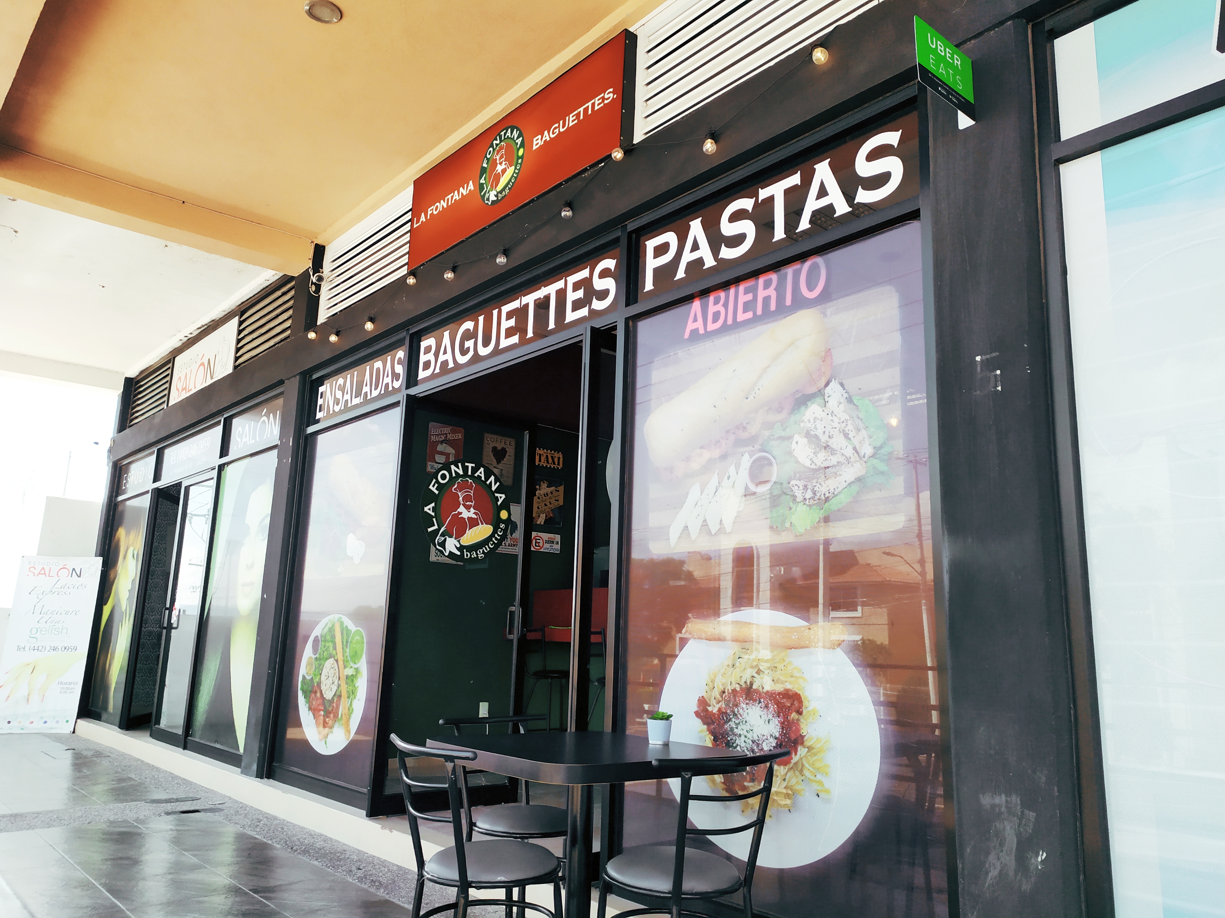 La Fontana Baguettes. image 1