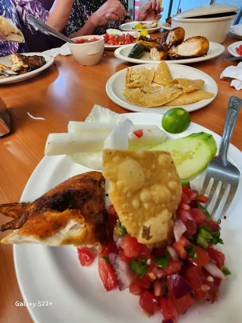 Pollo Feliz image 2