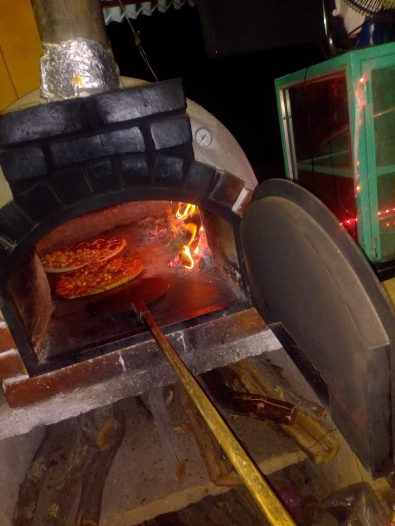 Pizza Chochis image 3