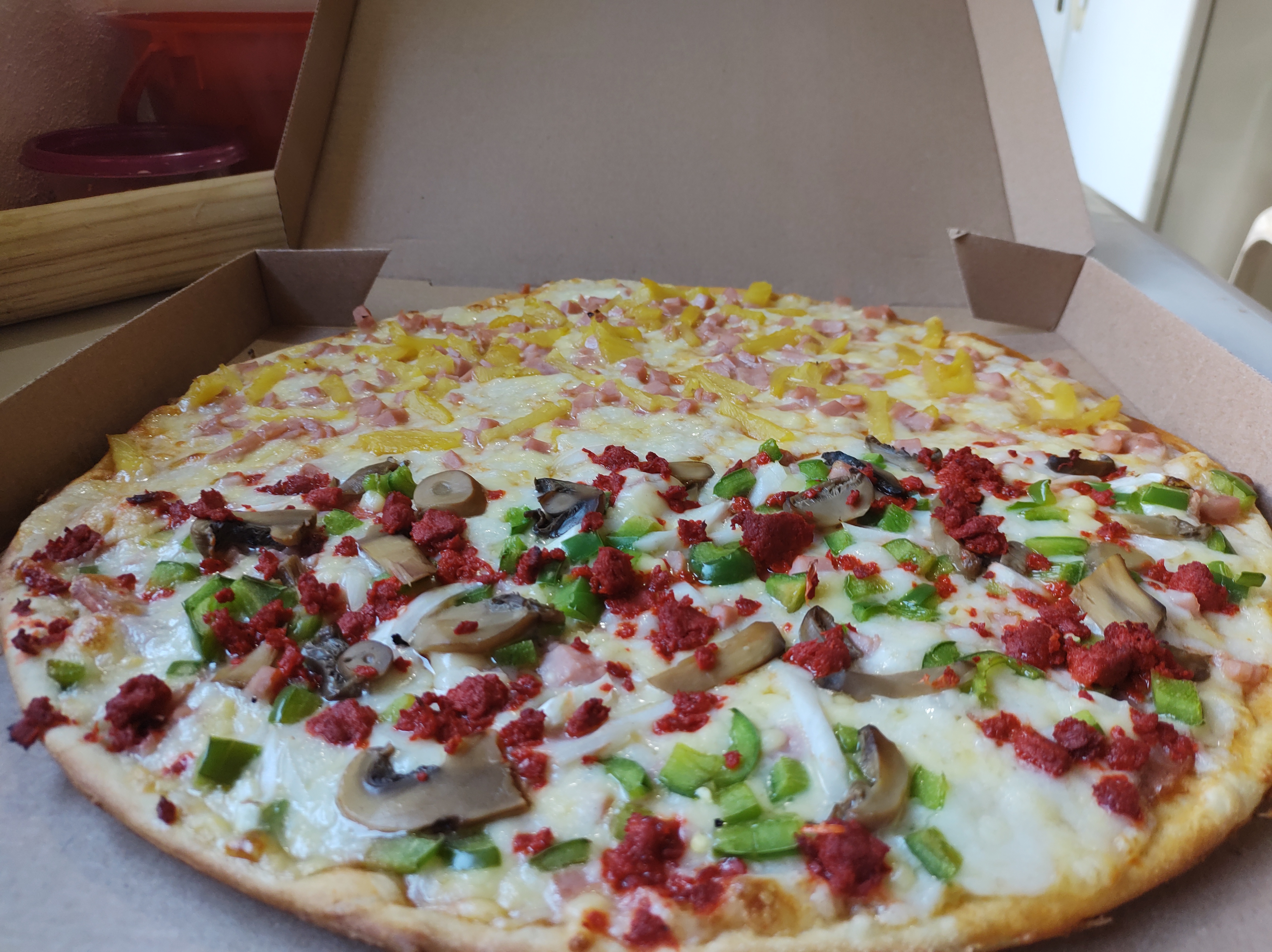 Jaret's pizza image 4