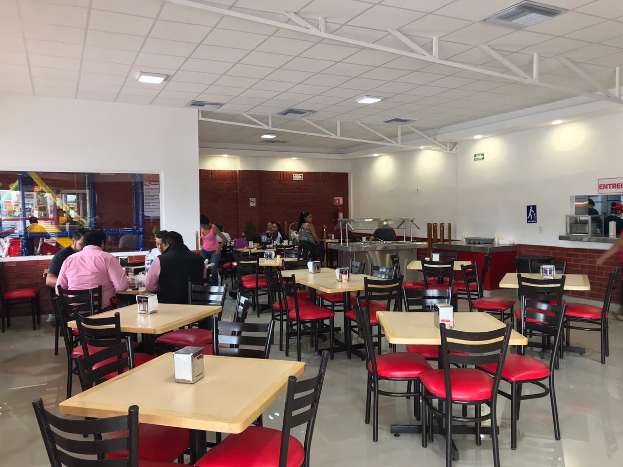 El Pechugón restaurante image 1