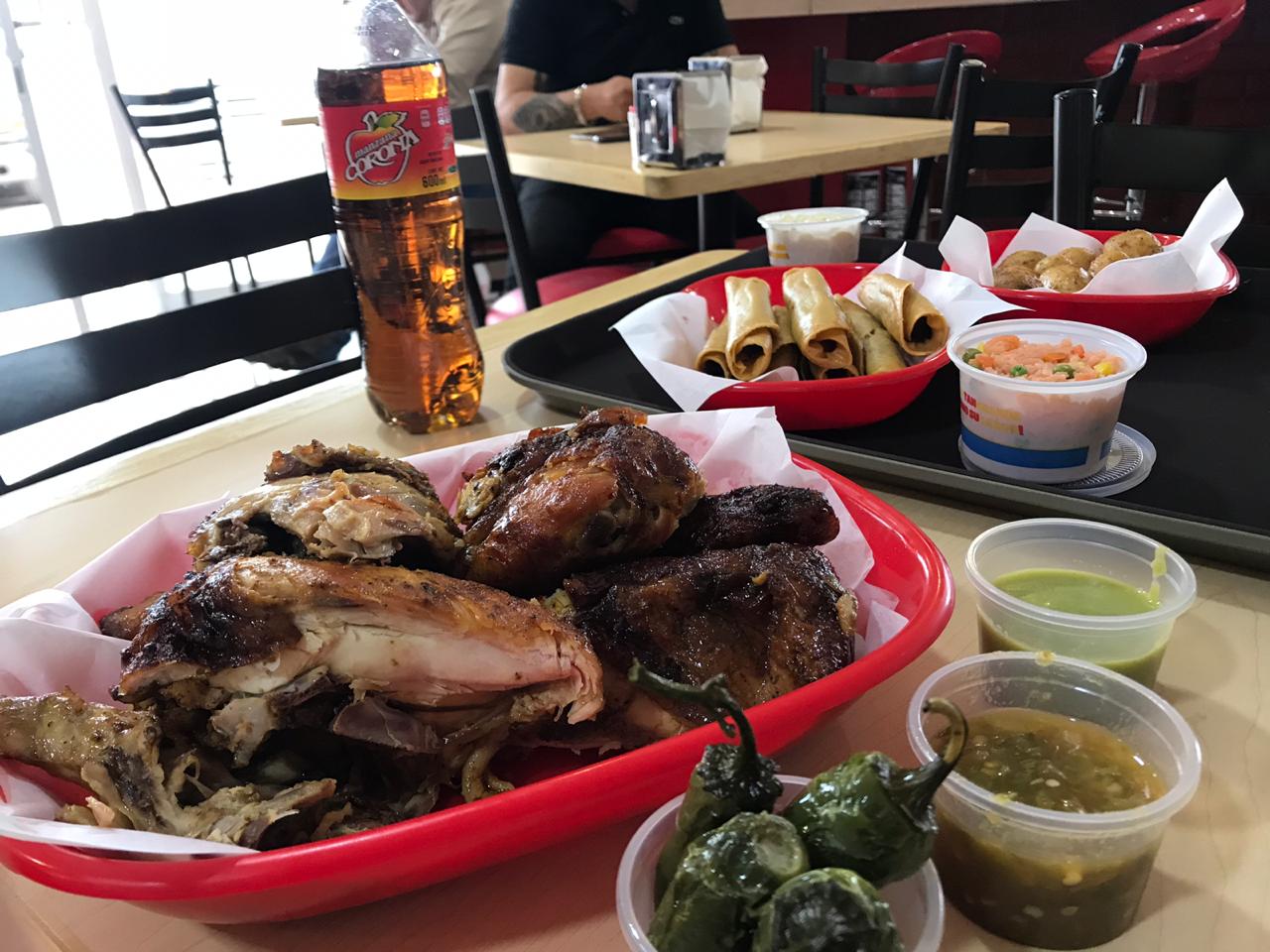 El Pechugón restaurante image 2