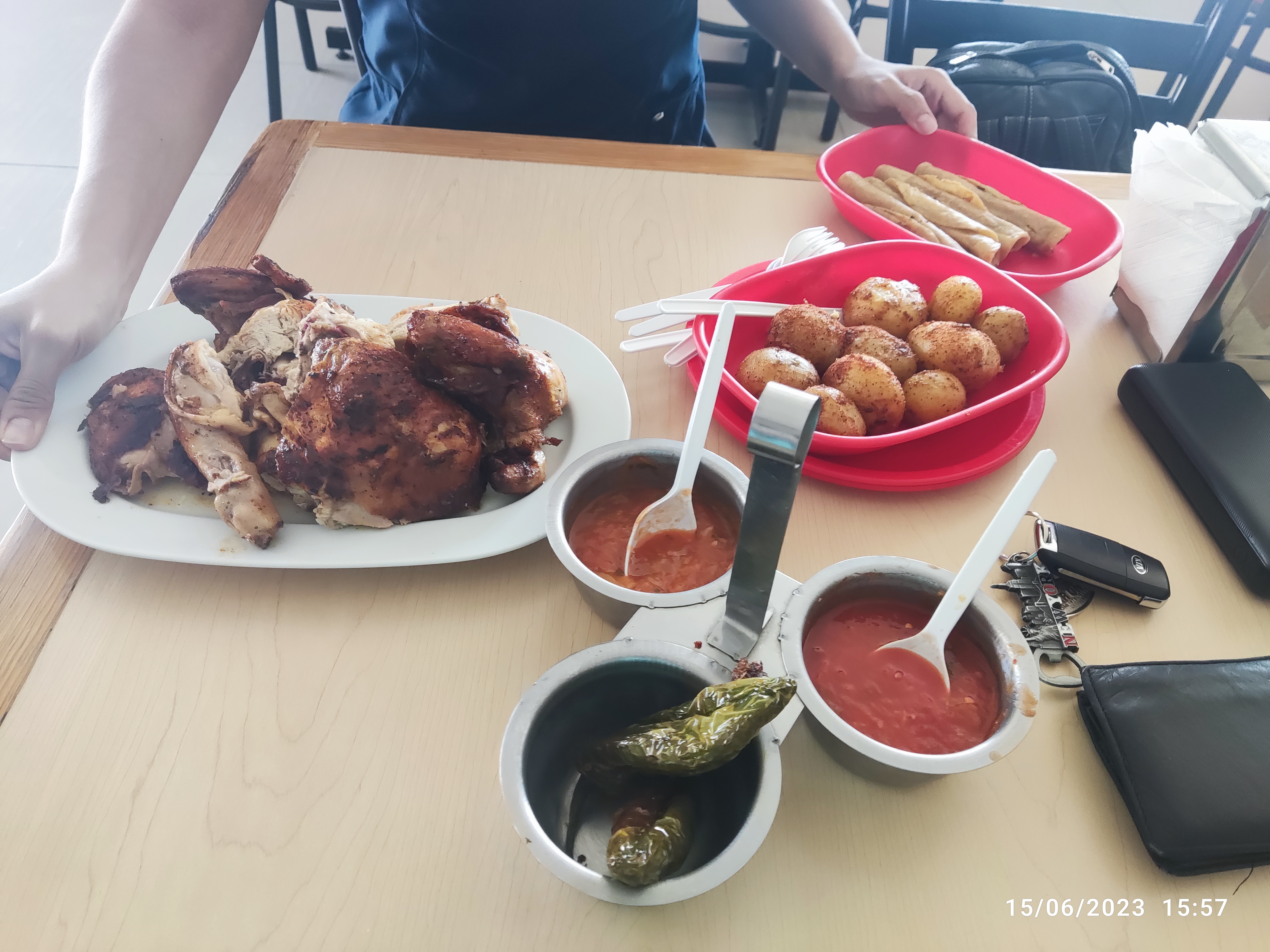 El Pechugón restaurante image 6