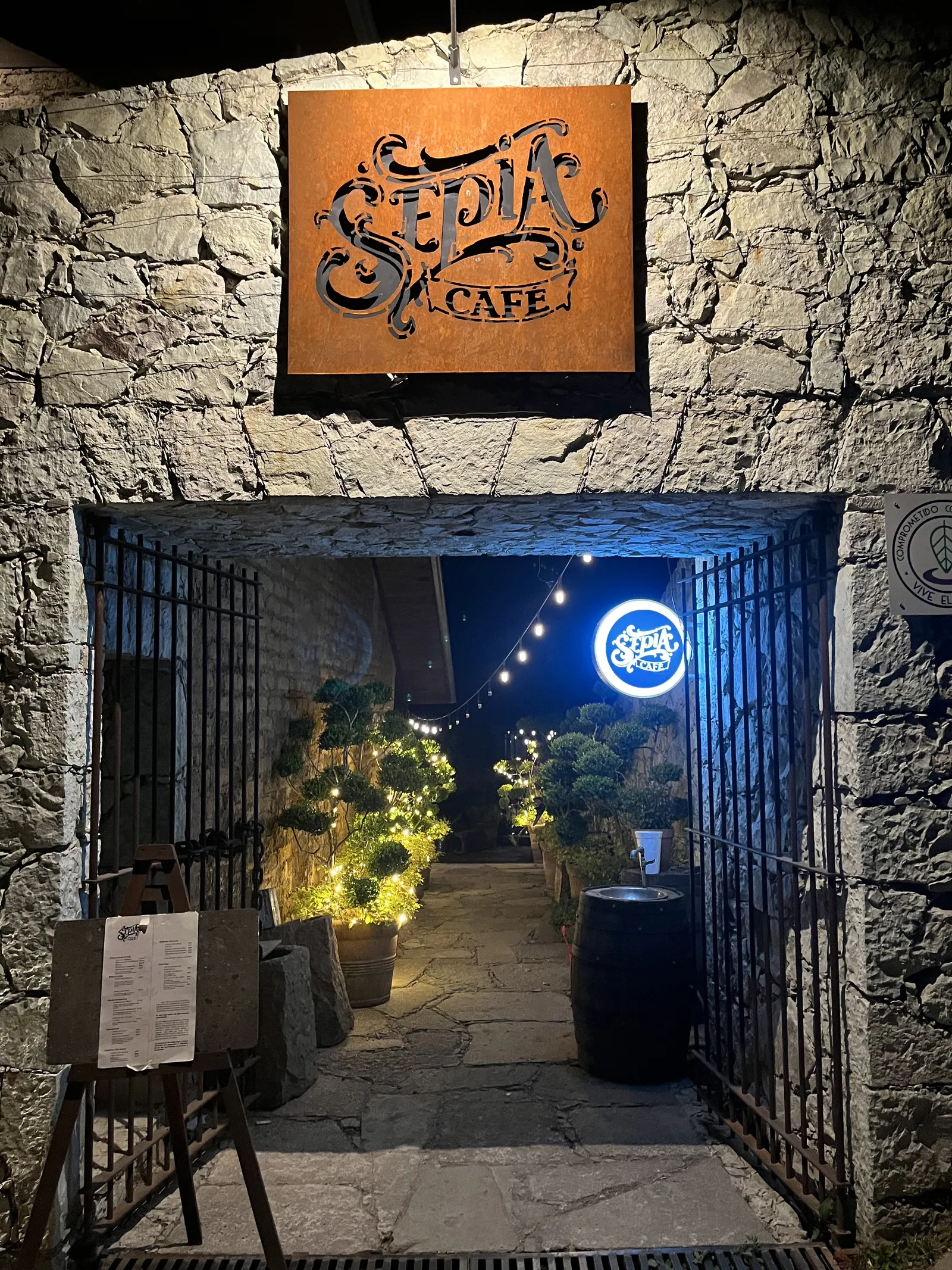 Sepia Café image 1