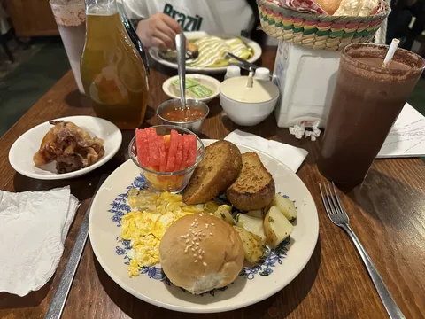 El Cafecito image 3