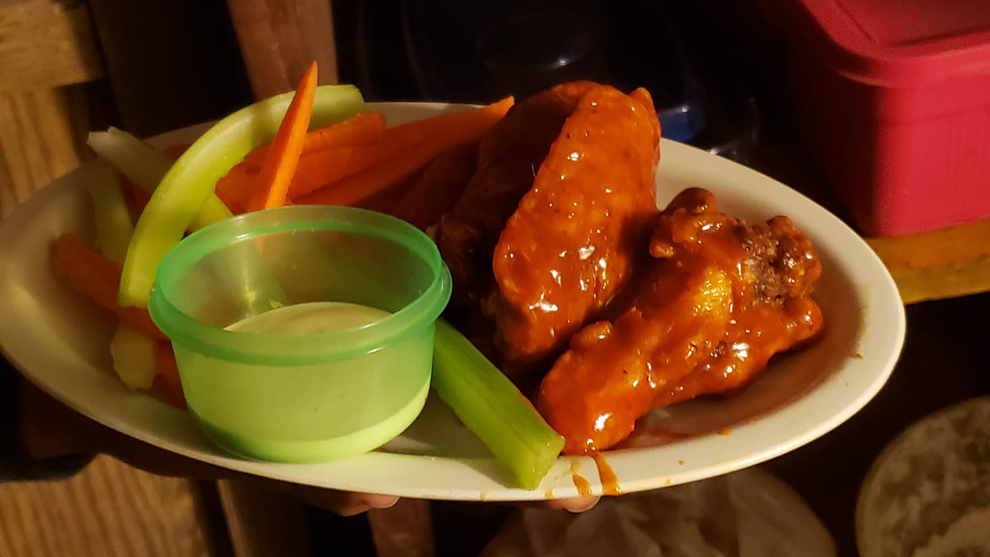 Alitas y micheladas K&A image 1