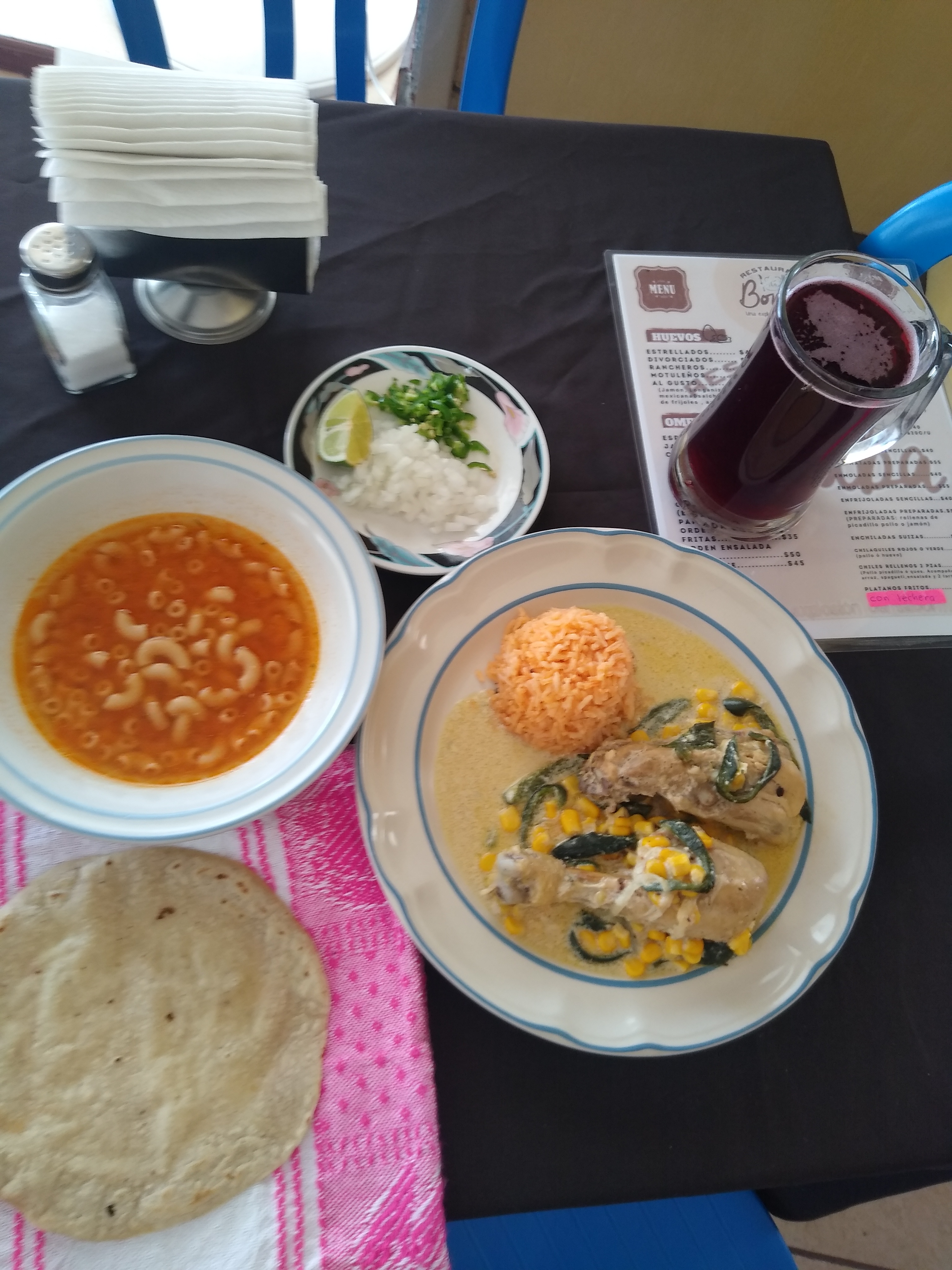 RESTAURANT LA B0MBA image 3