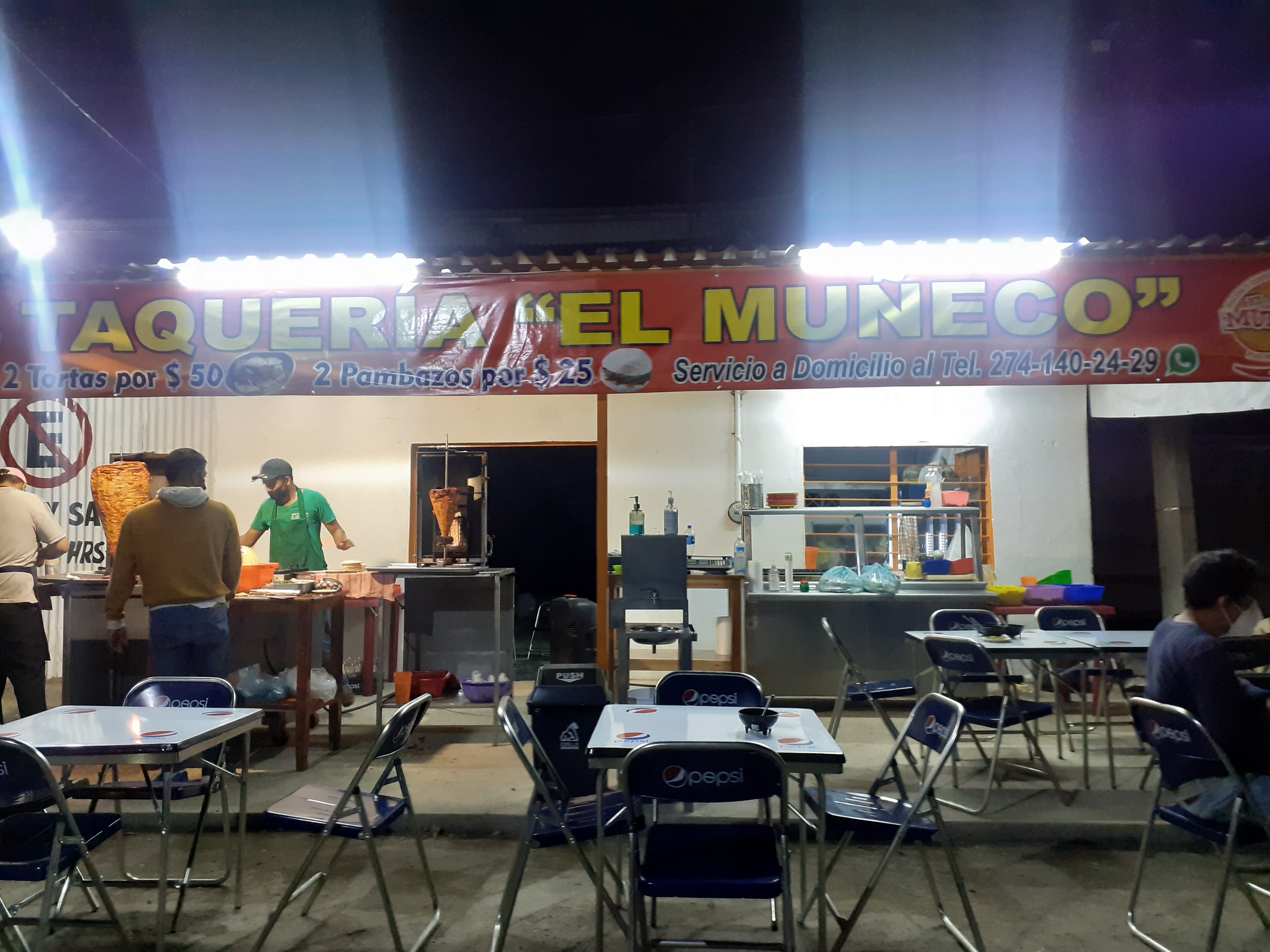 Taquería El Muñeco image 3