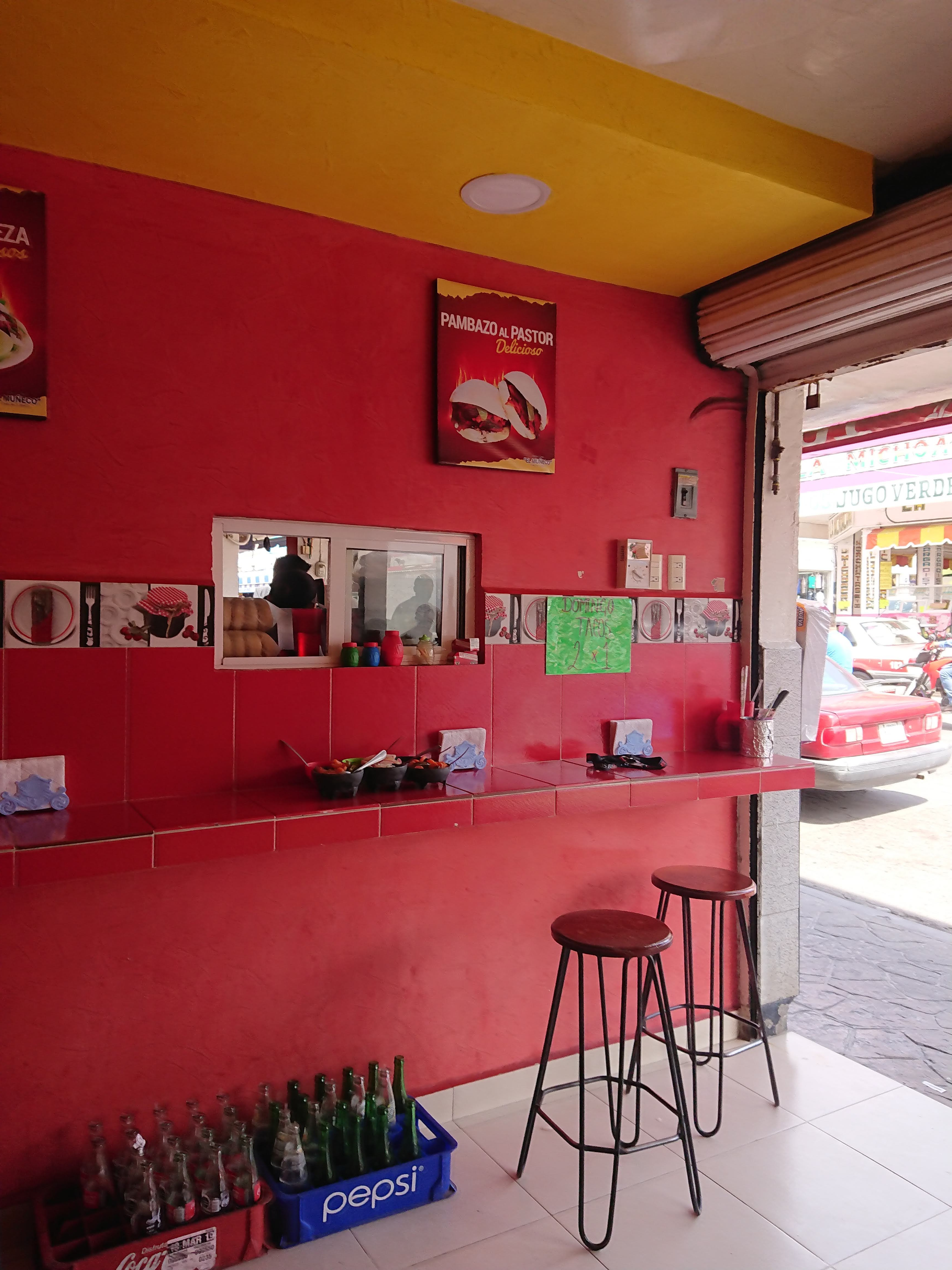 Taquería El Muñeco image 7