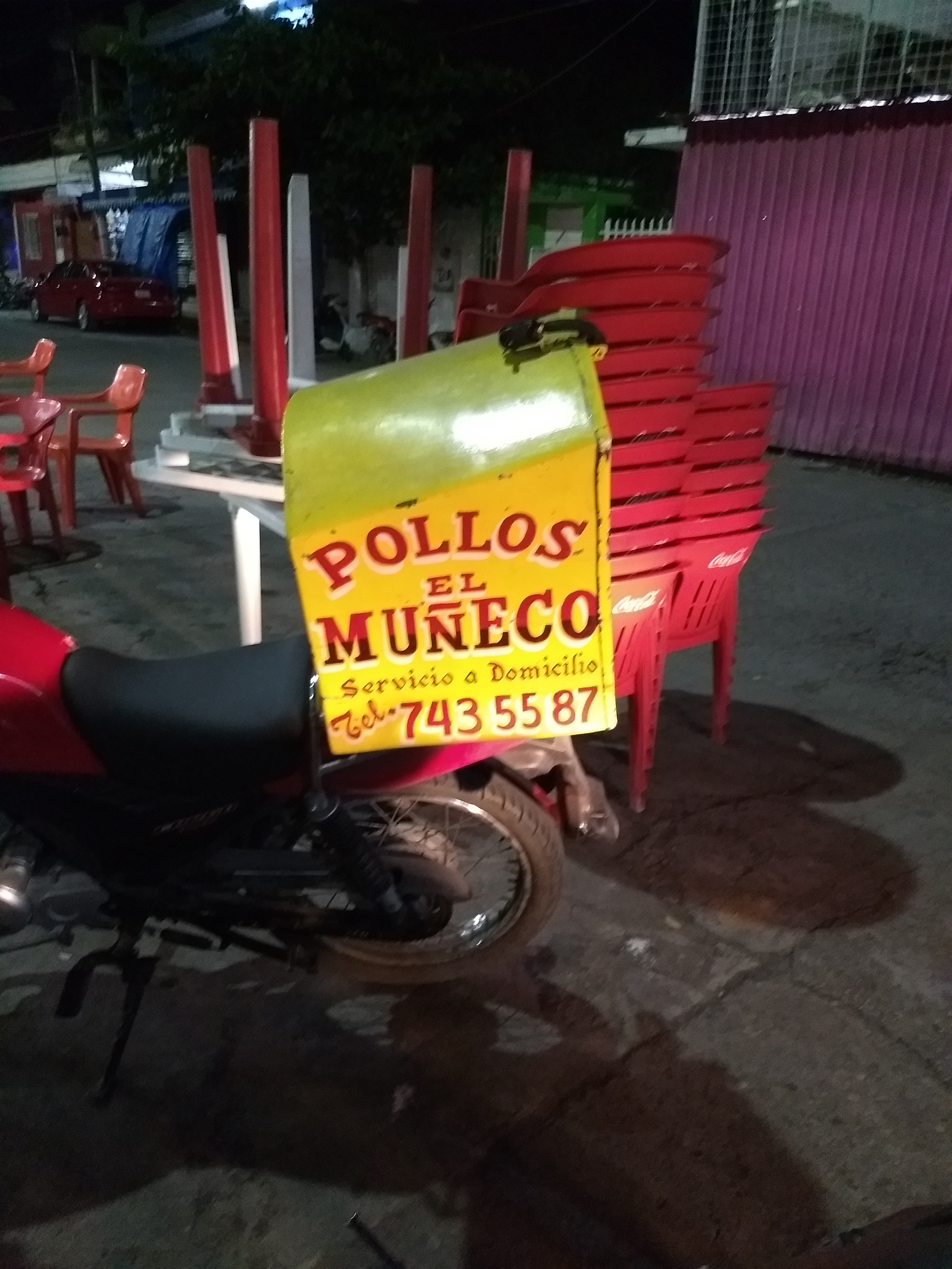 Taquería El Muñeco image 10