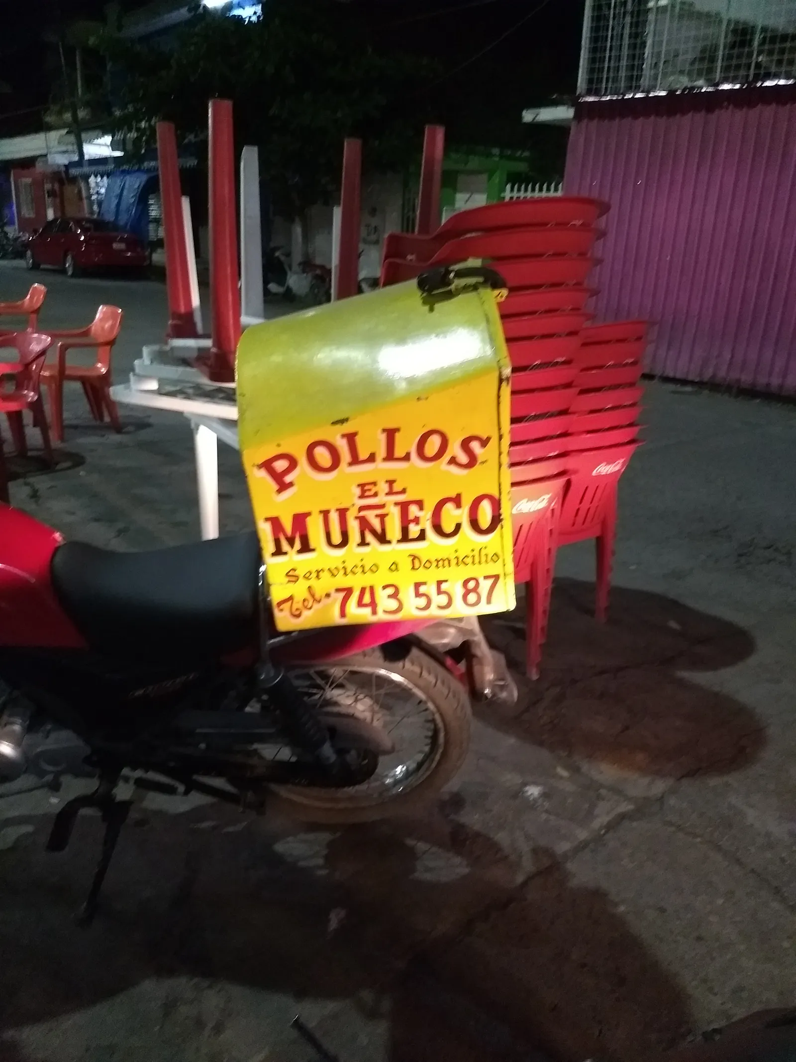 Taquería El Muñeco image 10