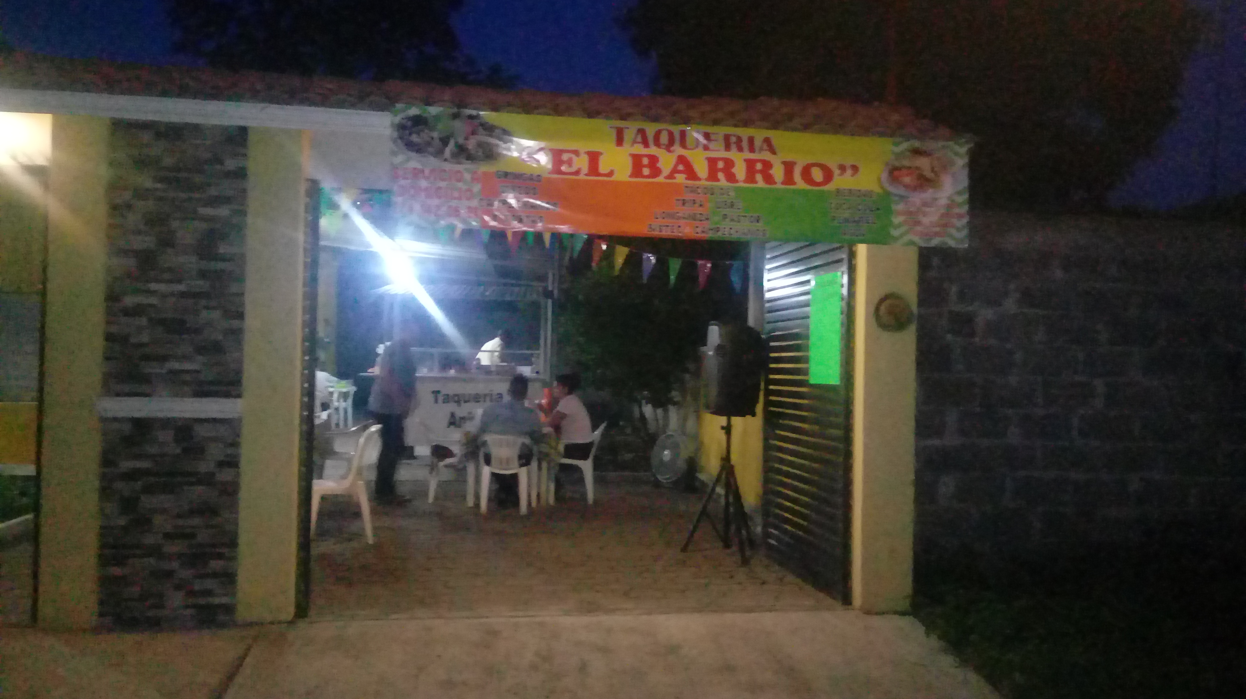 Taquería El Barrio image 5