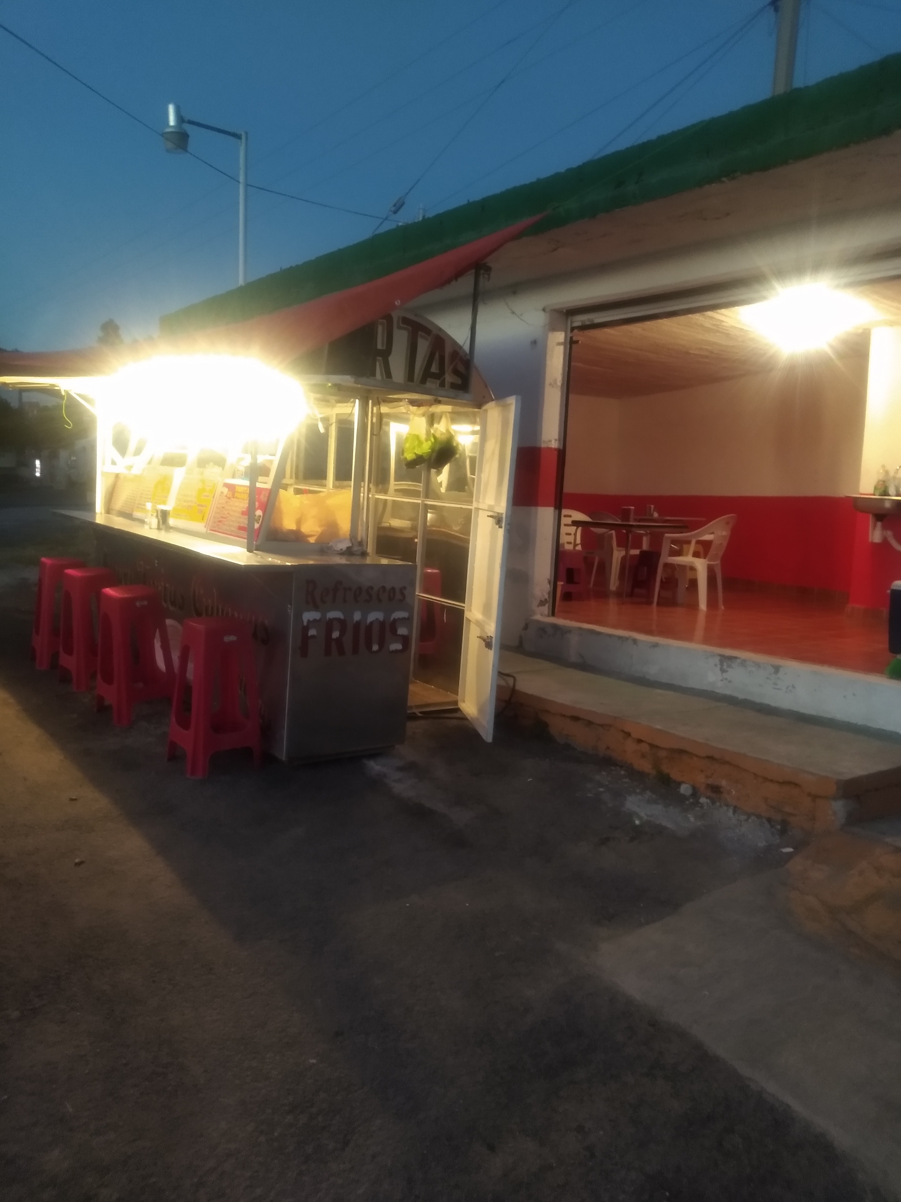 Tortas y hamburguesas "EL MIRADOR" image 1