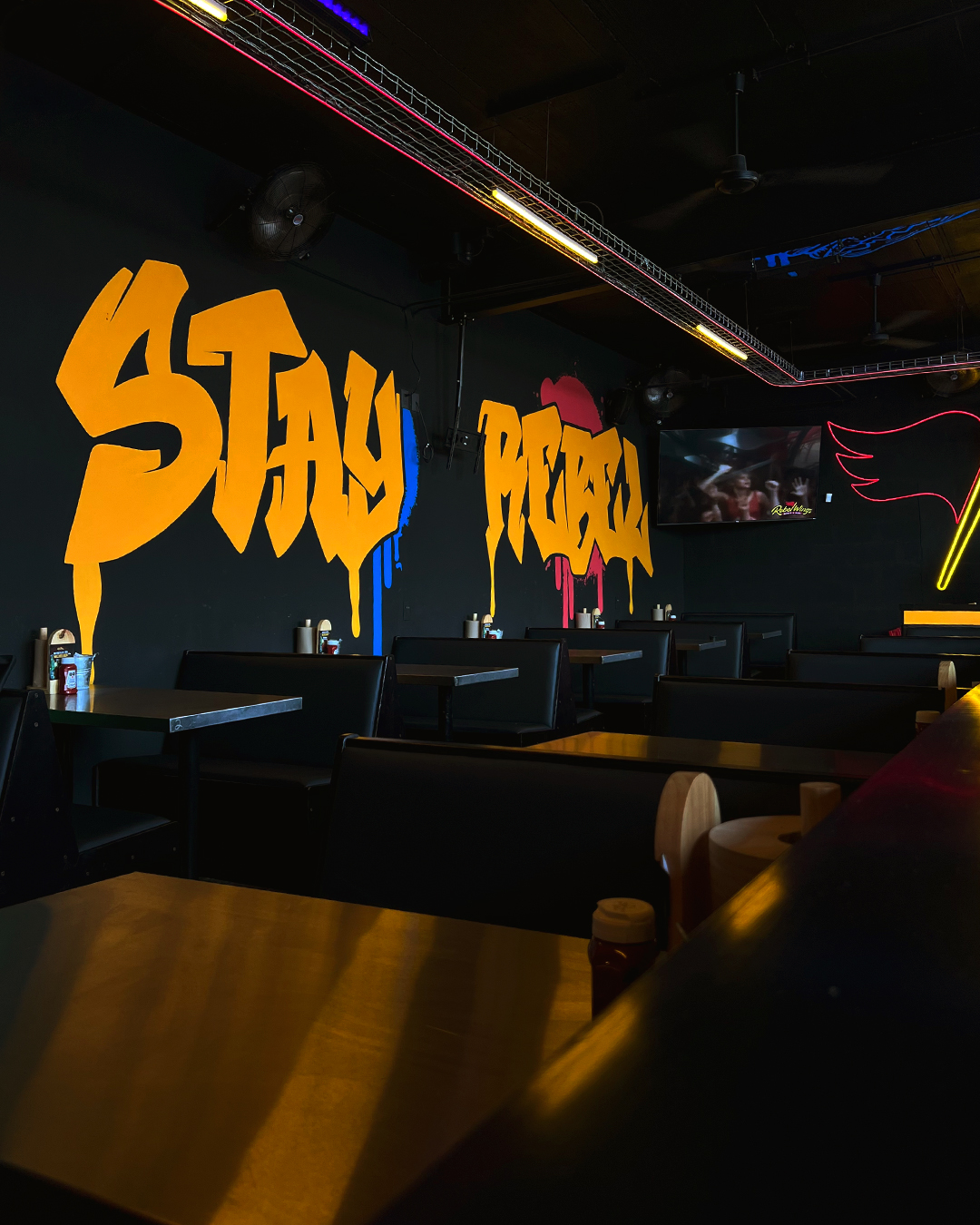 Rebel Wings El Refugio image 5