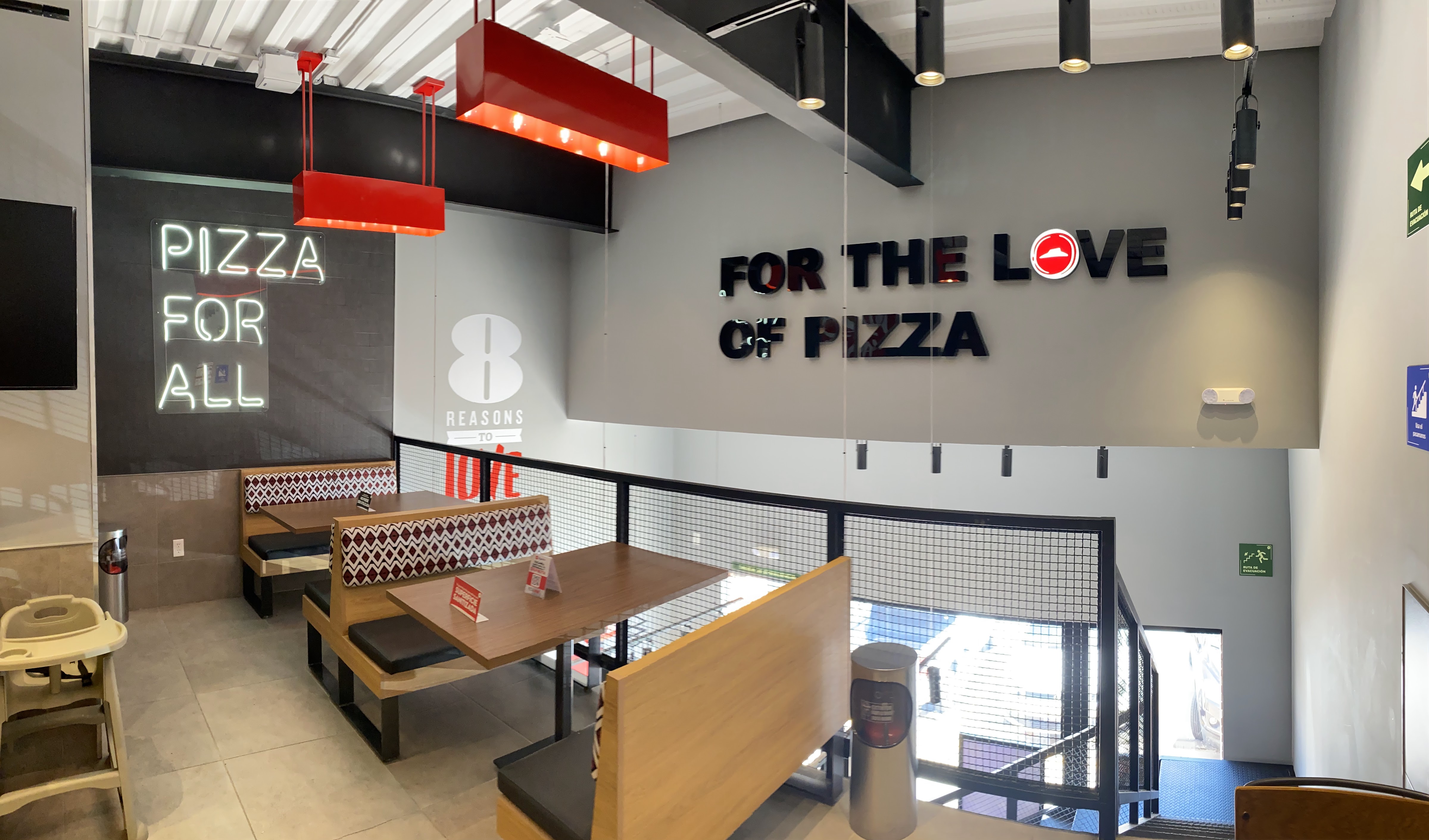 Pizza Hut El Refugio Qro image 2