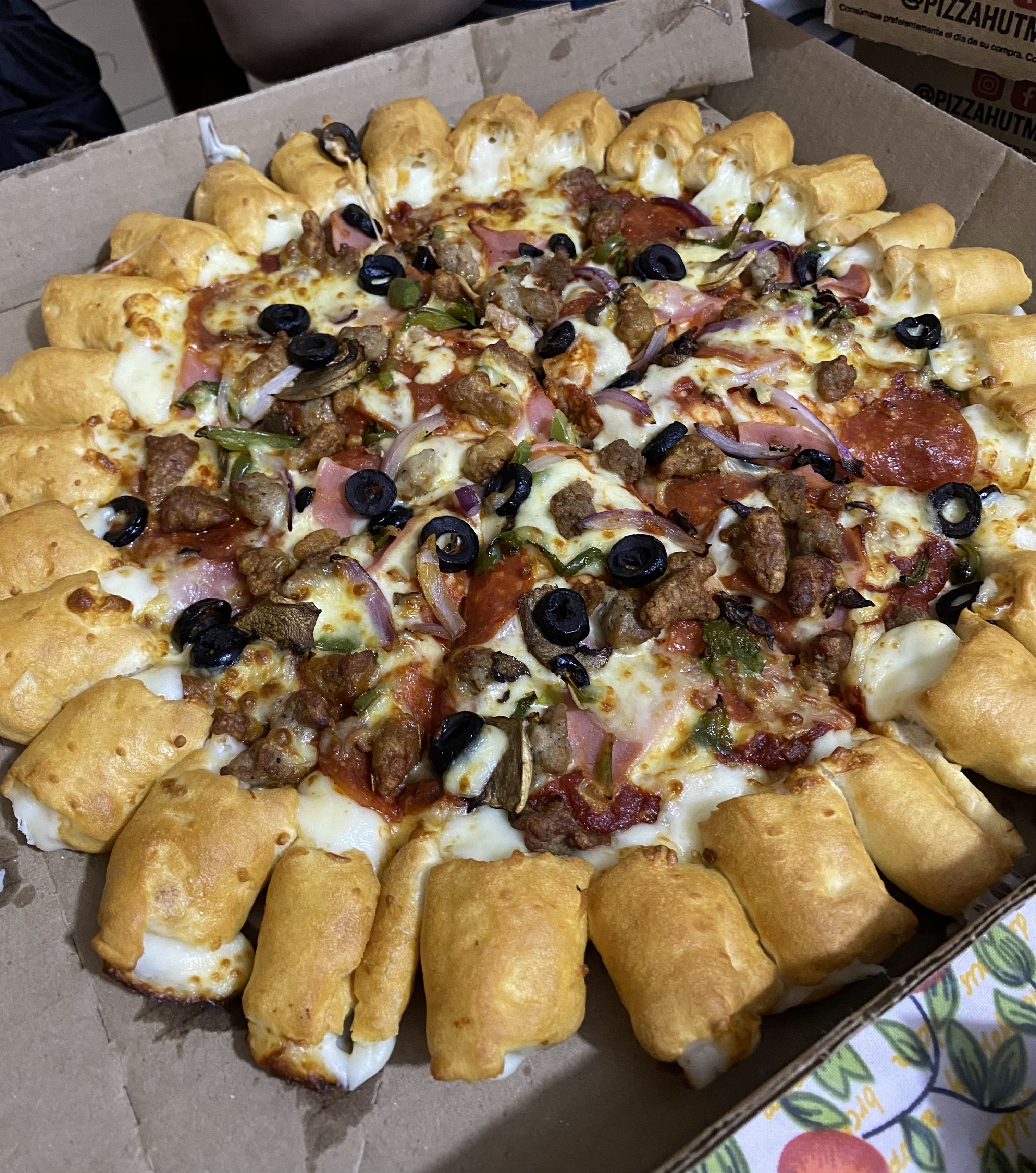 Pizza Hut El Refugio Qro image 4