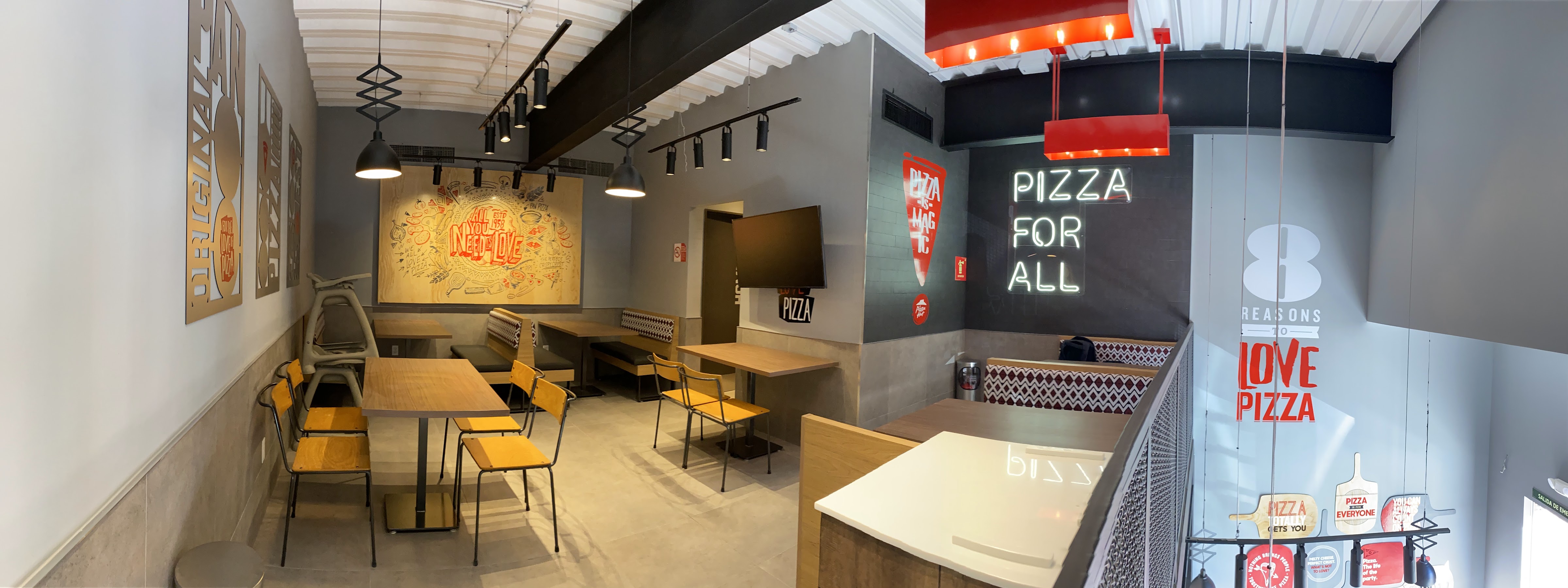 Pizza Hut El Refugio Qro image 9