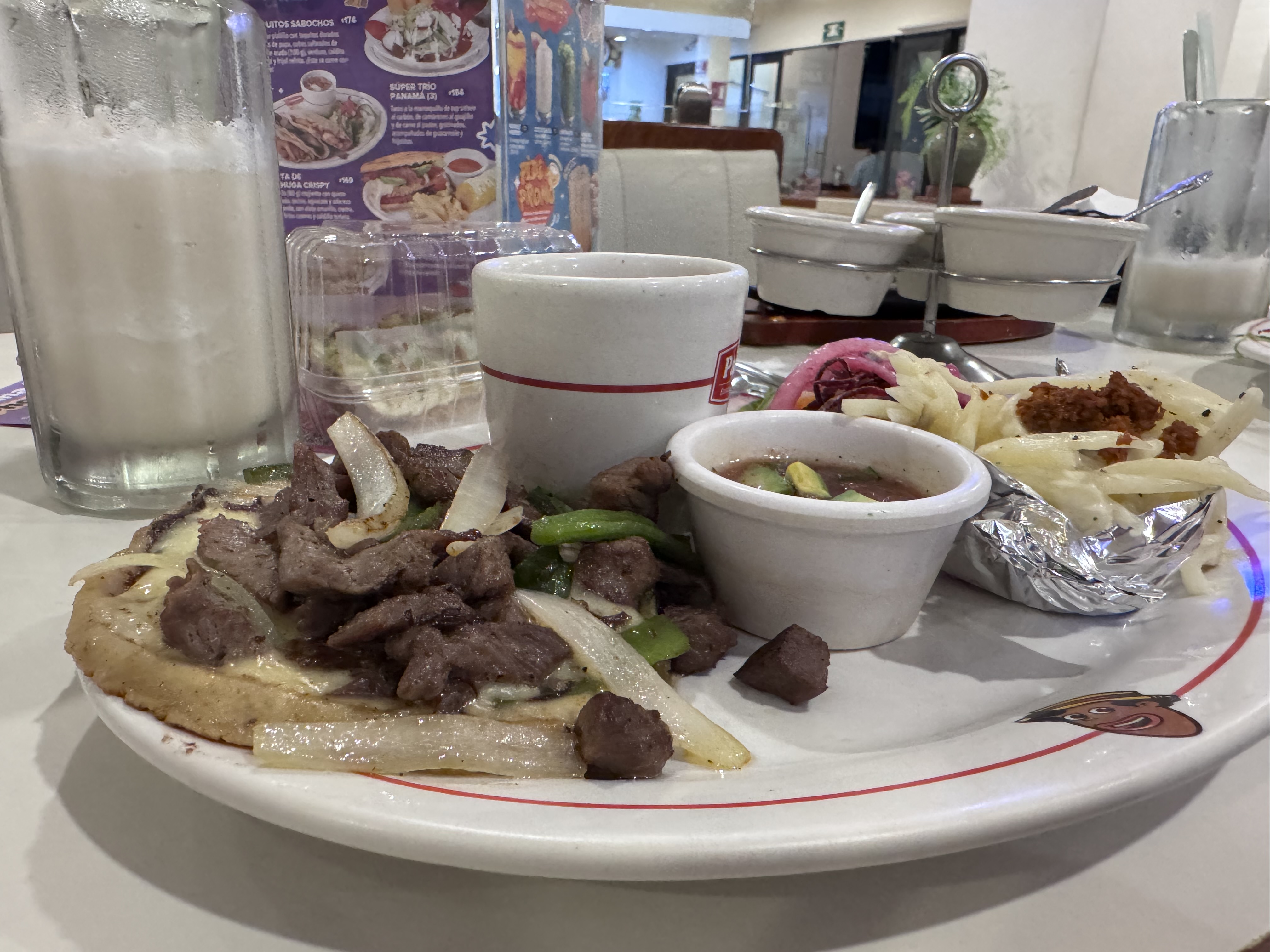 Panamá Restaurante y Pastelería en The Palms Resort image 3