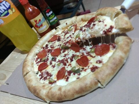 Yosi Pizzas image 4