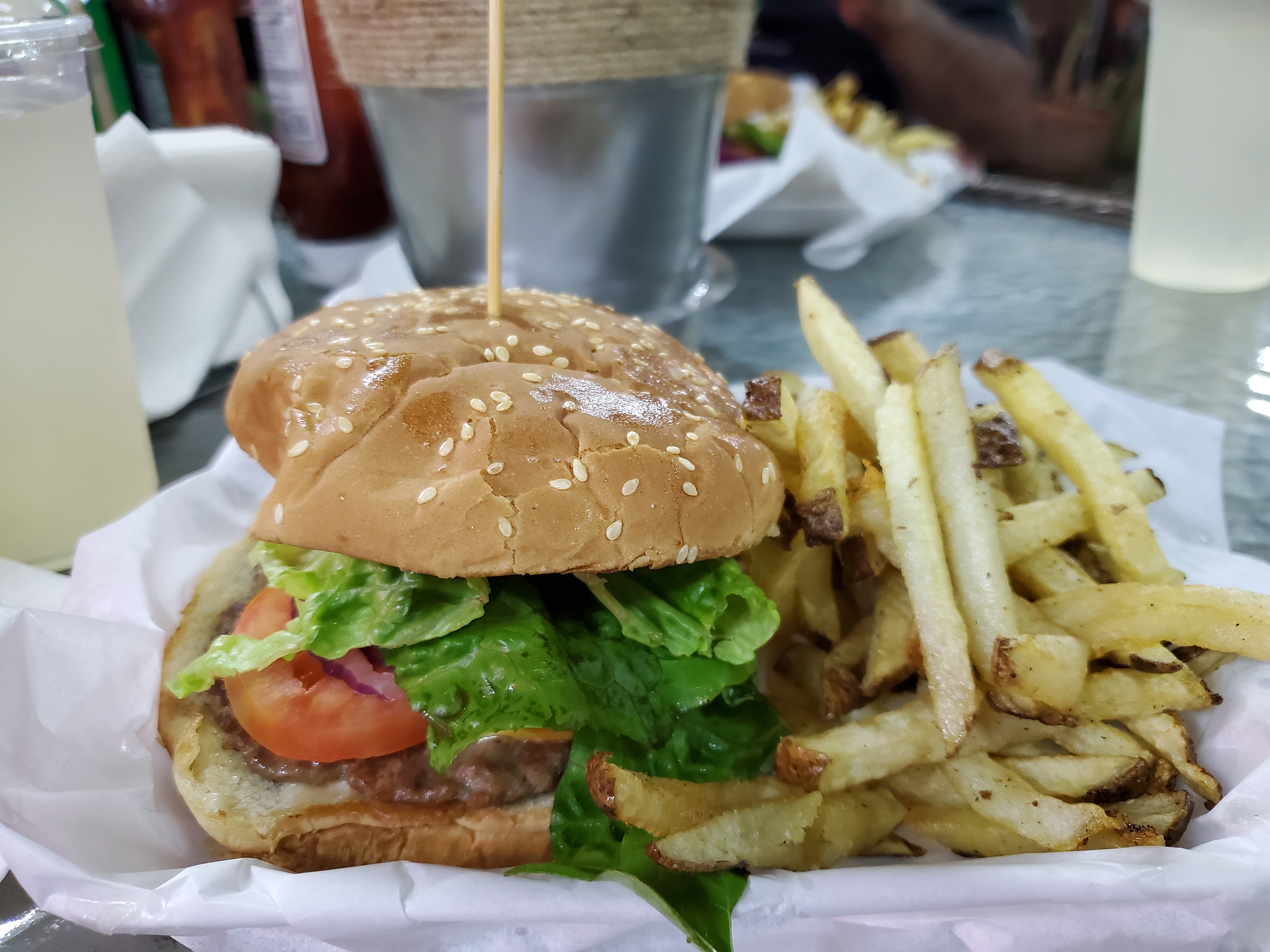 Berrinches Burguers image 2