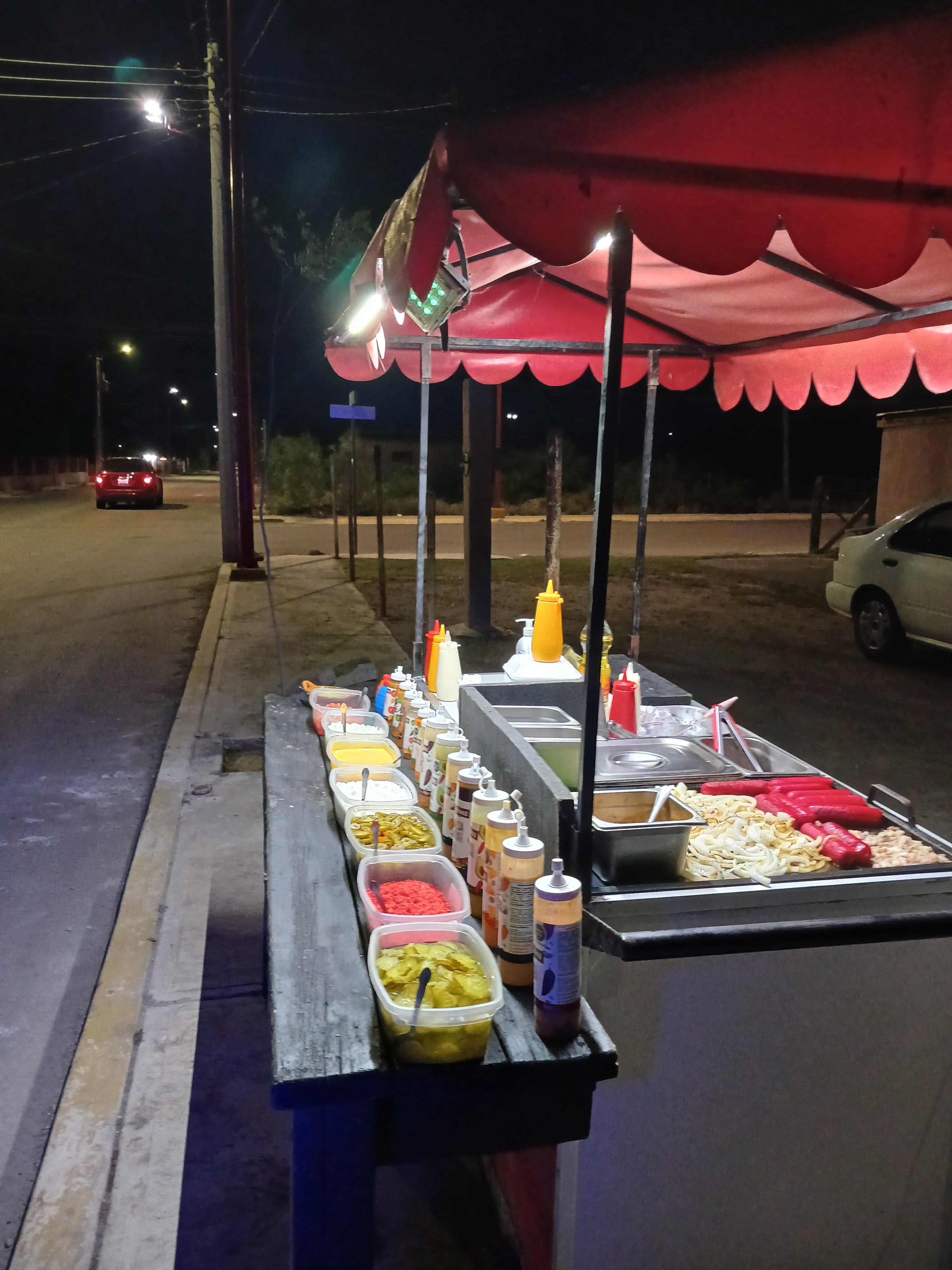 Jr's hot dogs image 2