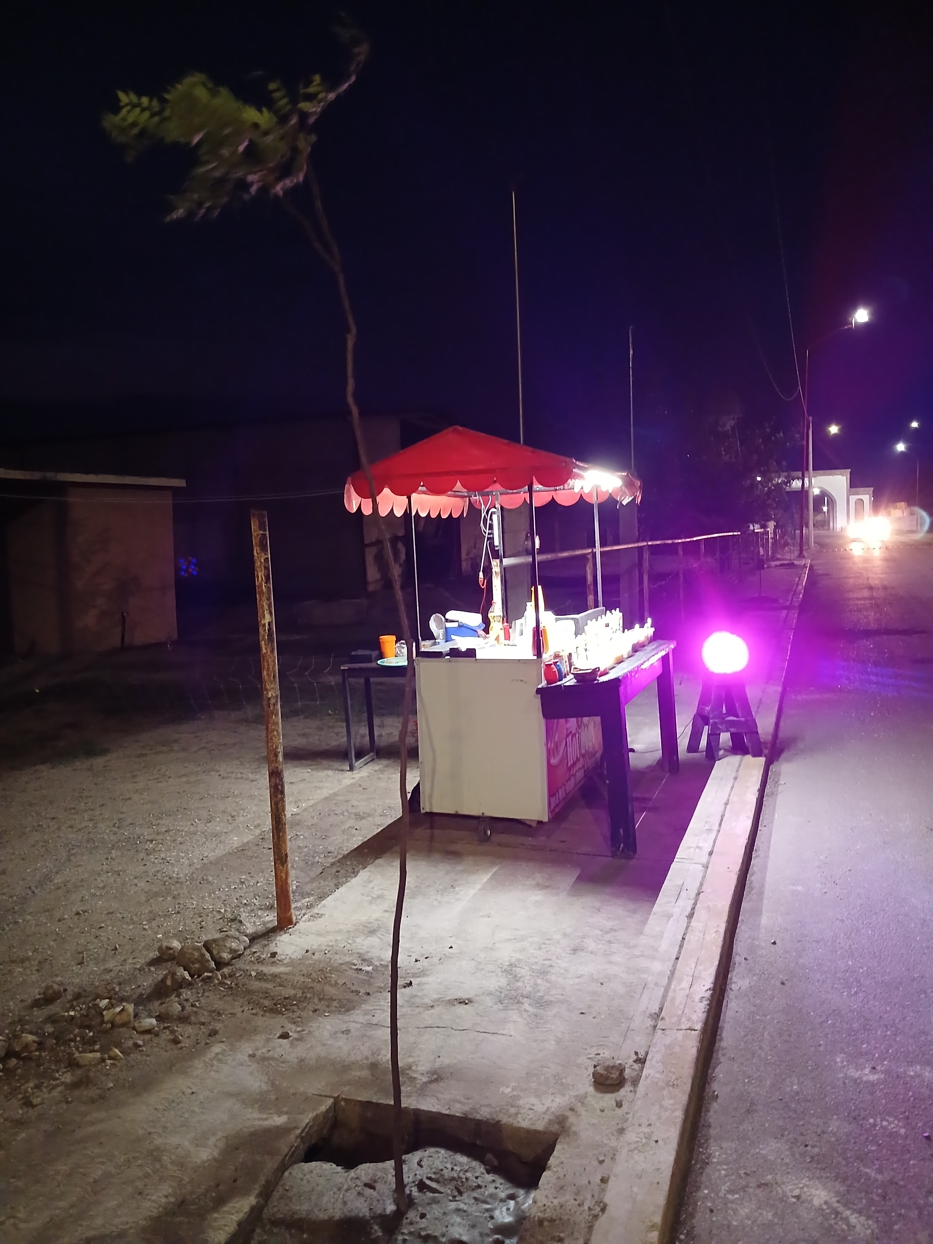 Jr's hot dogs image 3