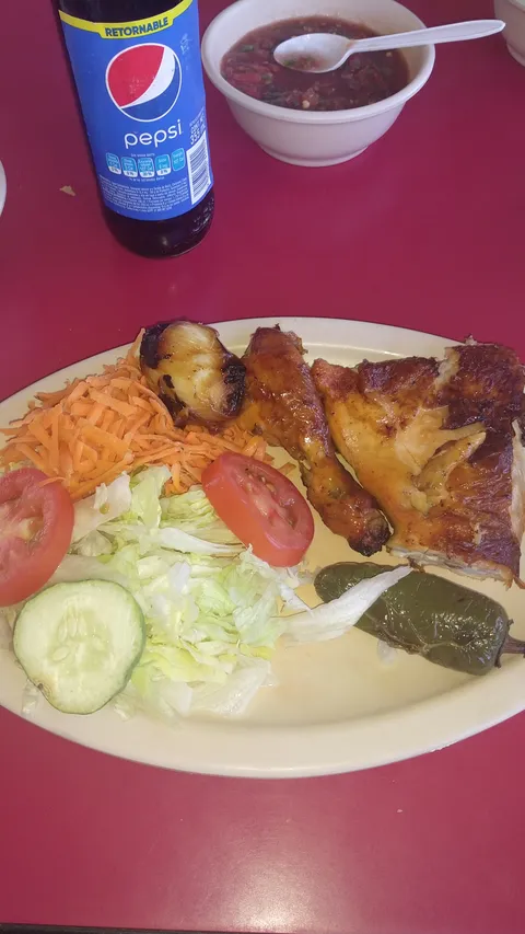 Pollo Feliz Salvatierra image 6