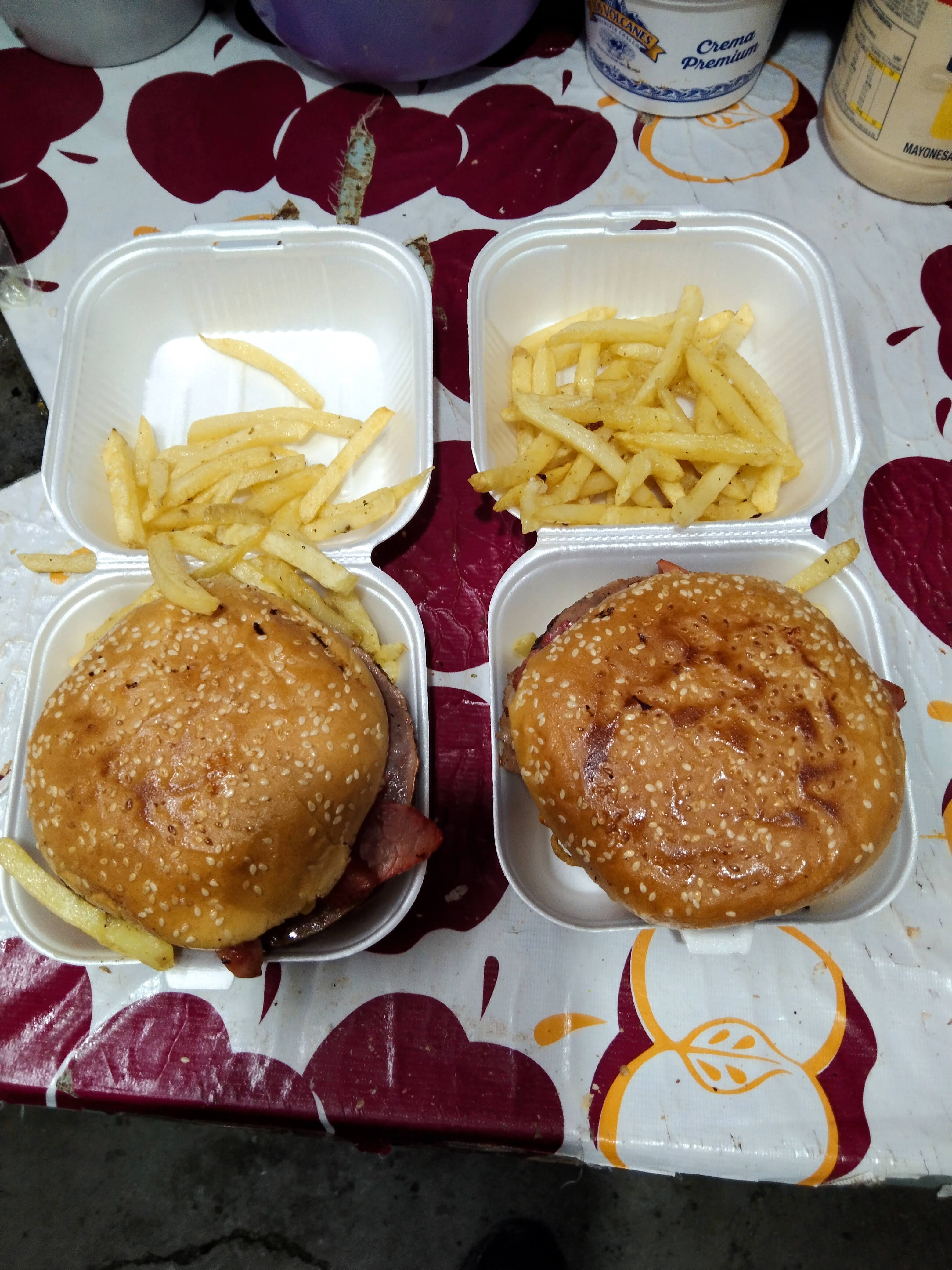 Tortas y Hamburguesas El césped image 8