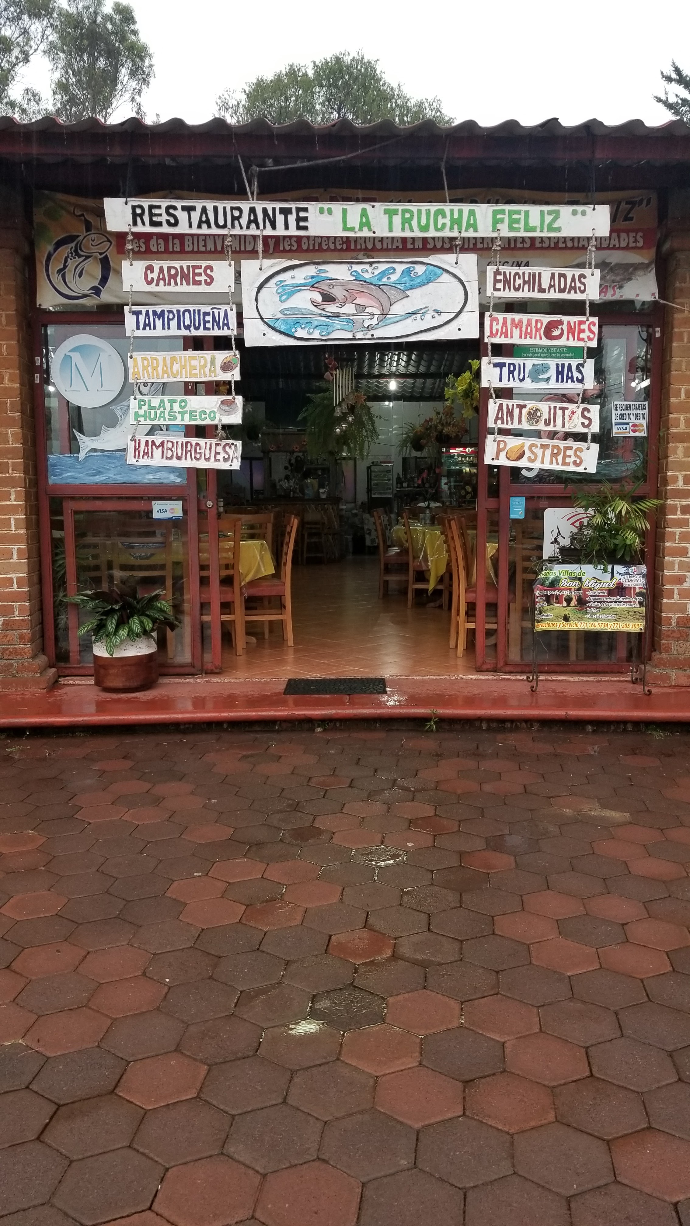 Restaurant La Trucha Feliz image 7