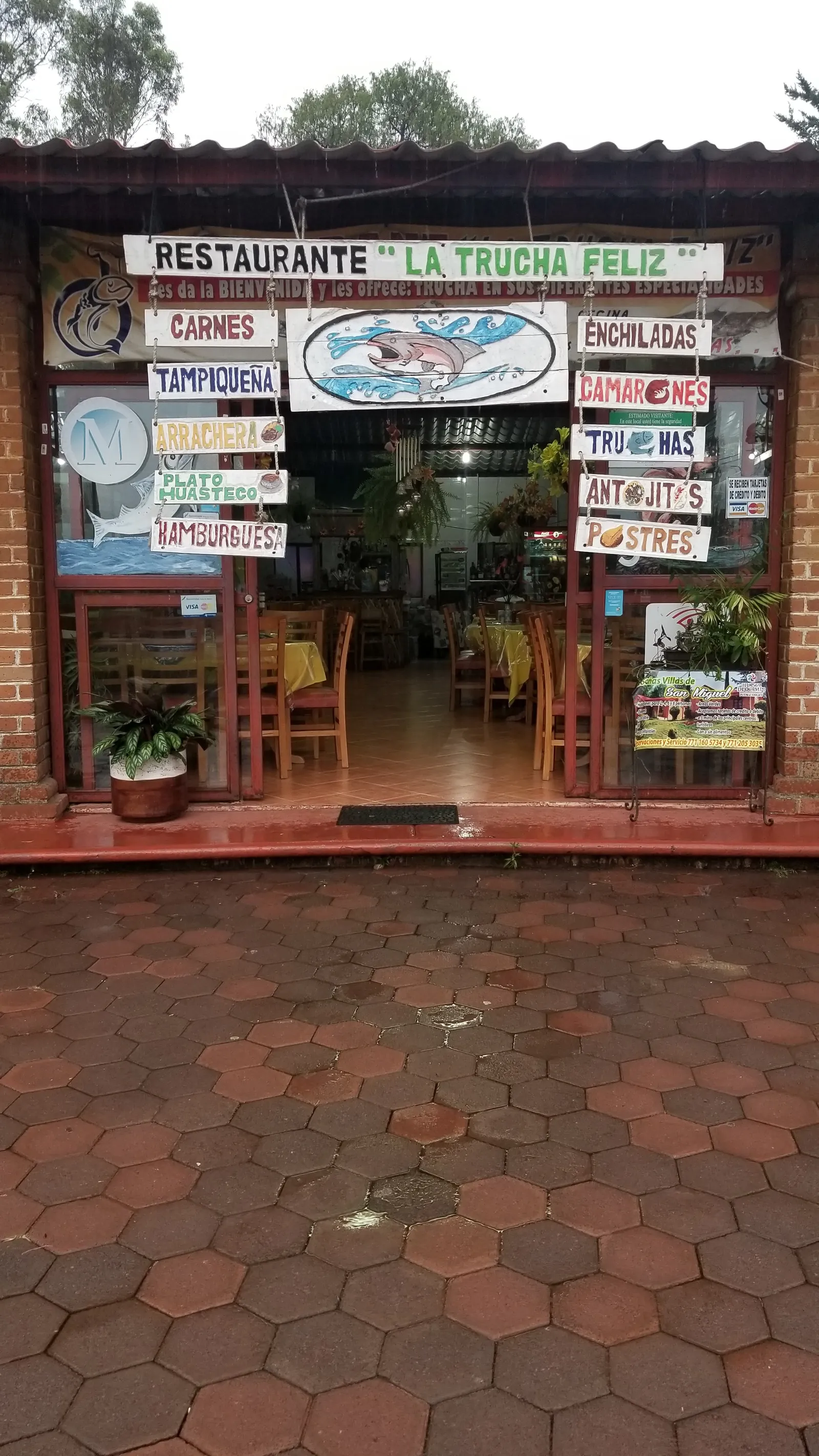 Restaurant La Trucha Feliz image 7
