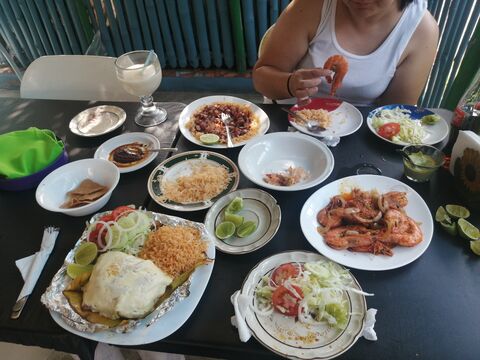 El Catán Mariscos image 6