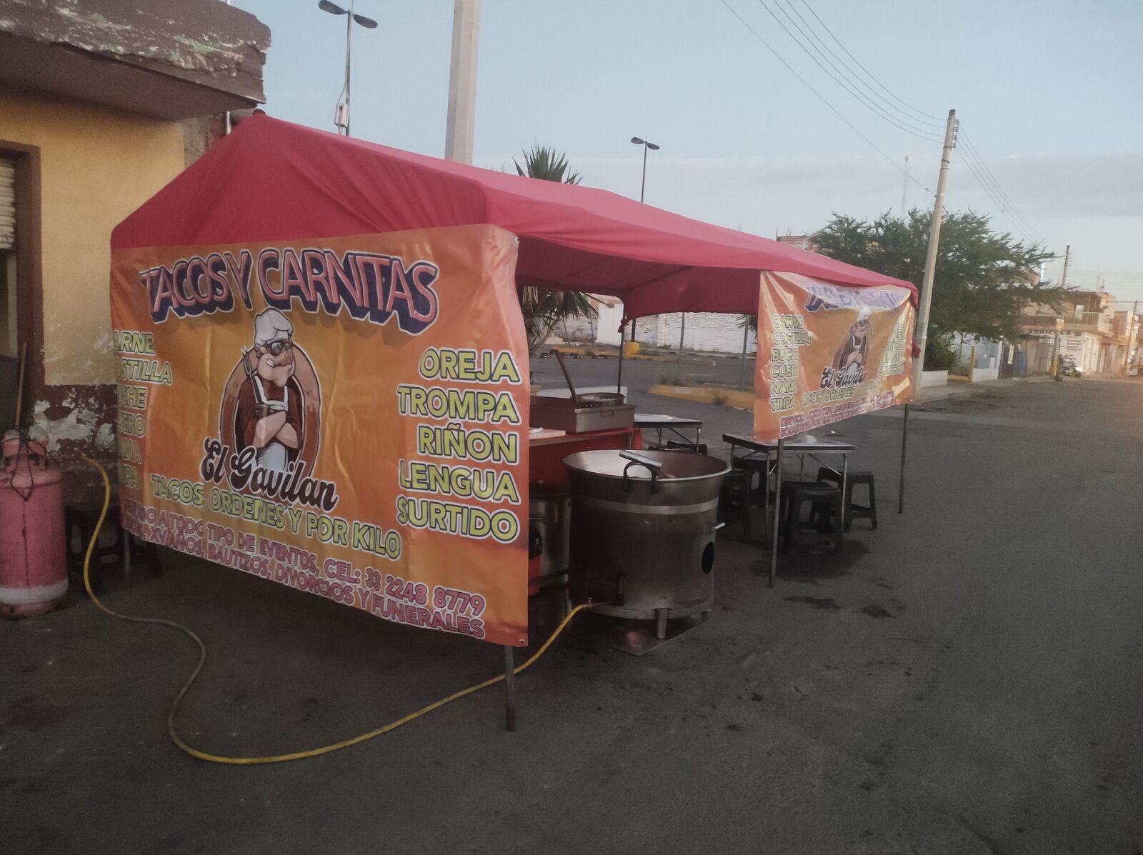 TACOS Y CARNITAS EL GAVILÁN image 1