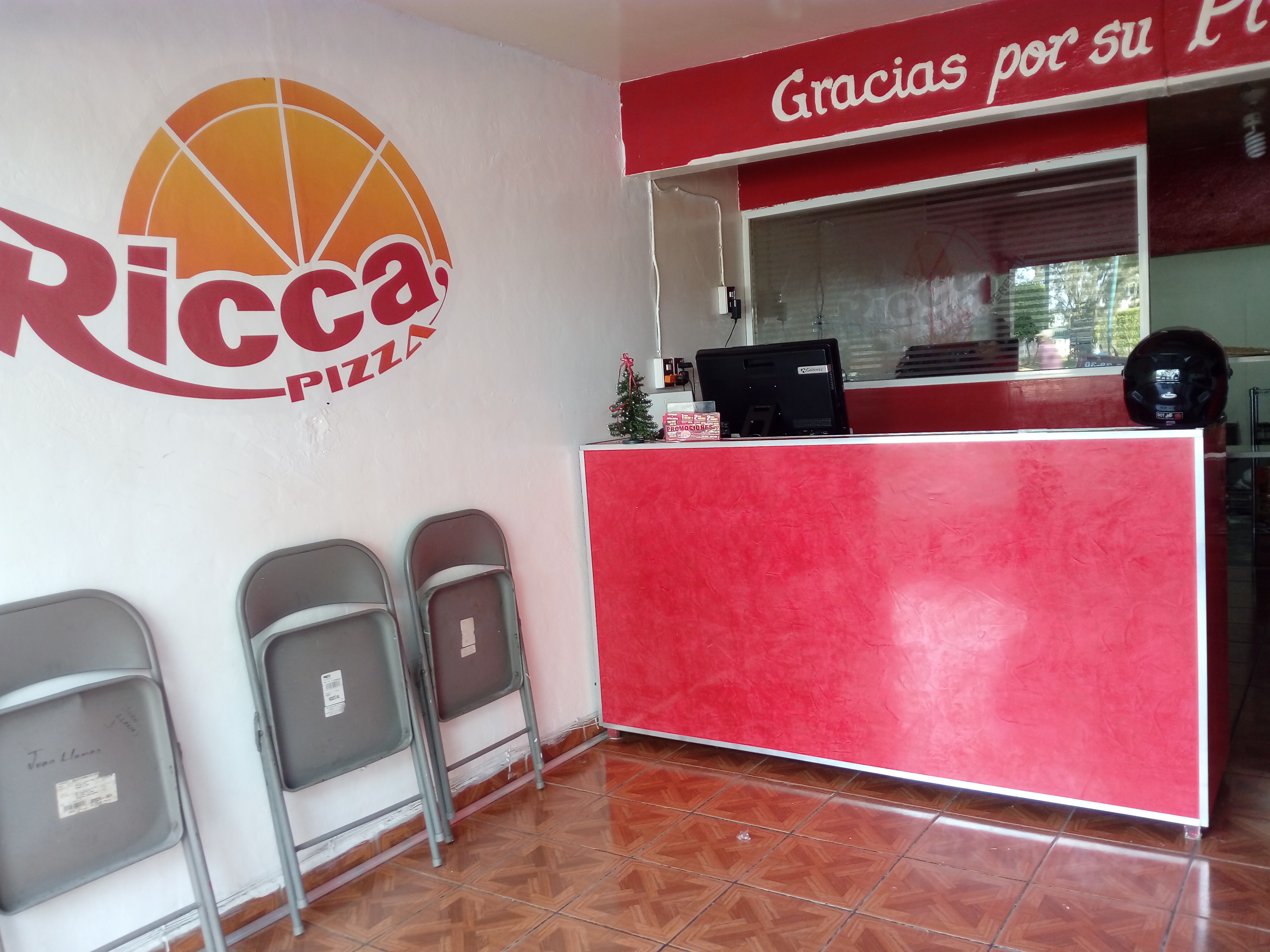 Cheddar pizza. image 3