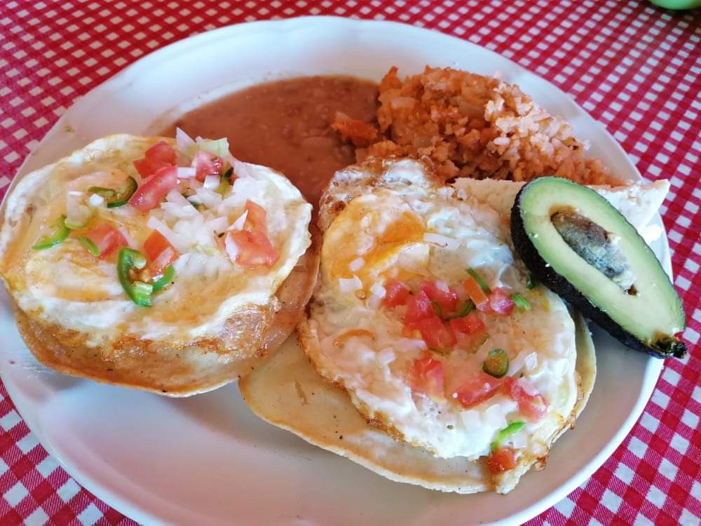 Blanquita & Alfredo comida casera image 1