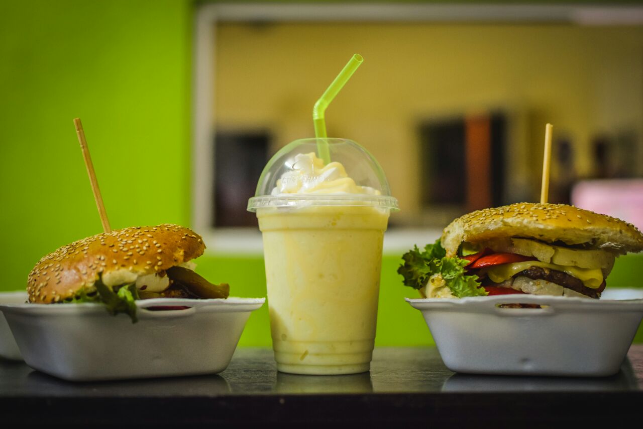 Alfa y Omega la comedera image 6