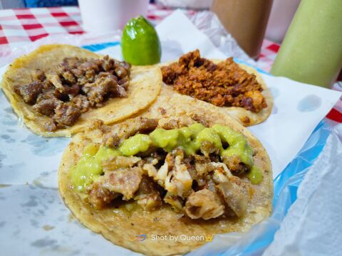 Taquería Los Pinches Tacos image 2