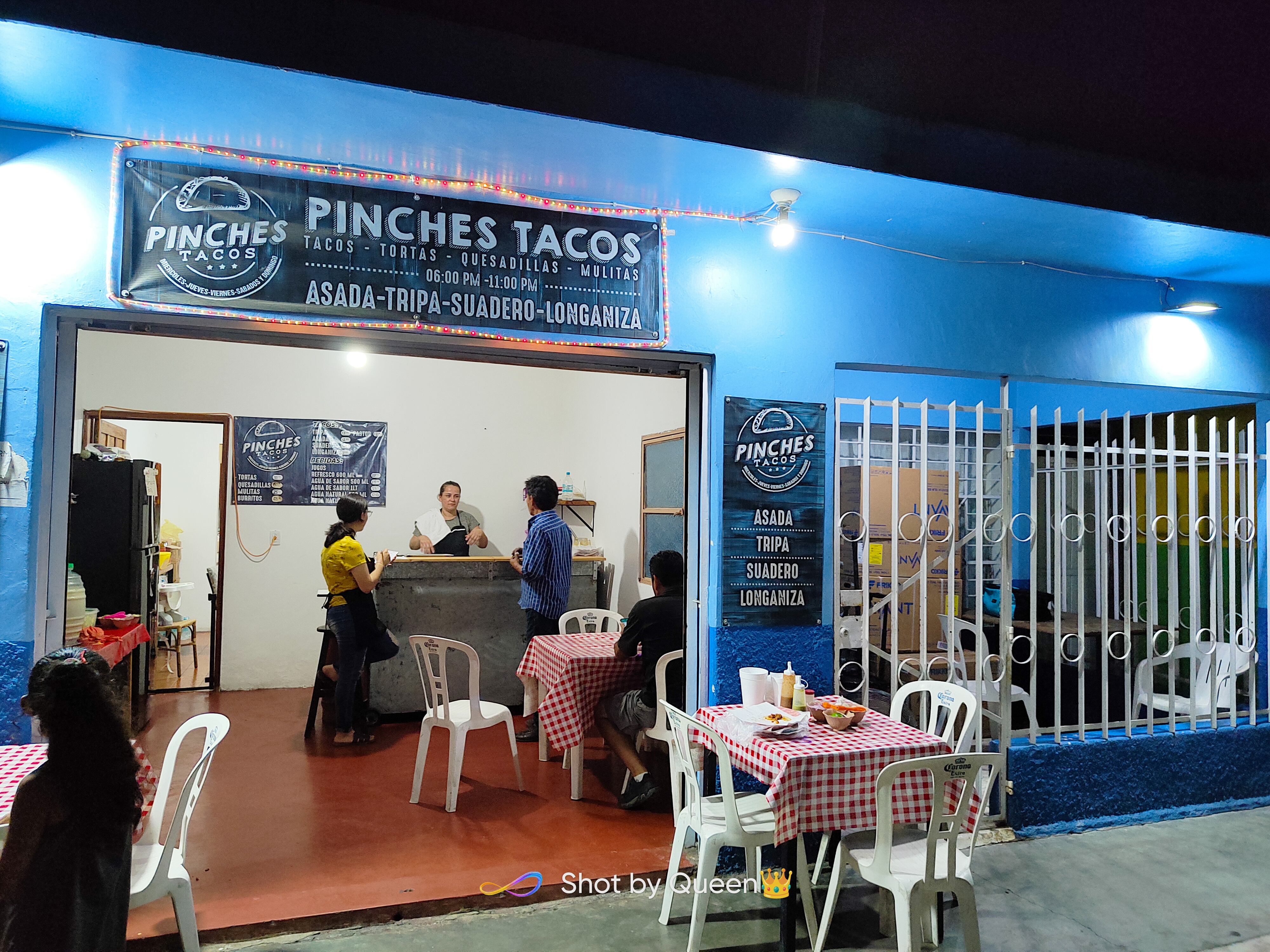 Taquería Los Pinches Tacos image 9