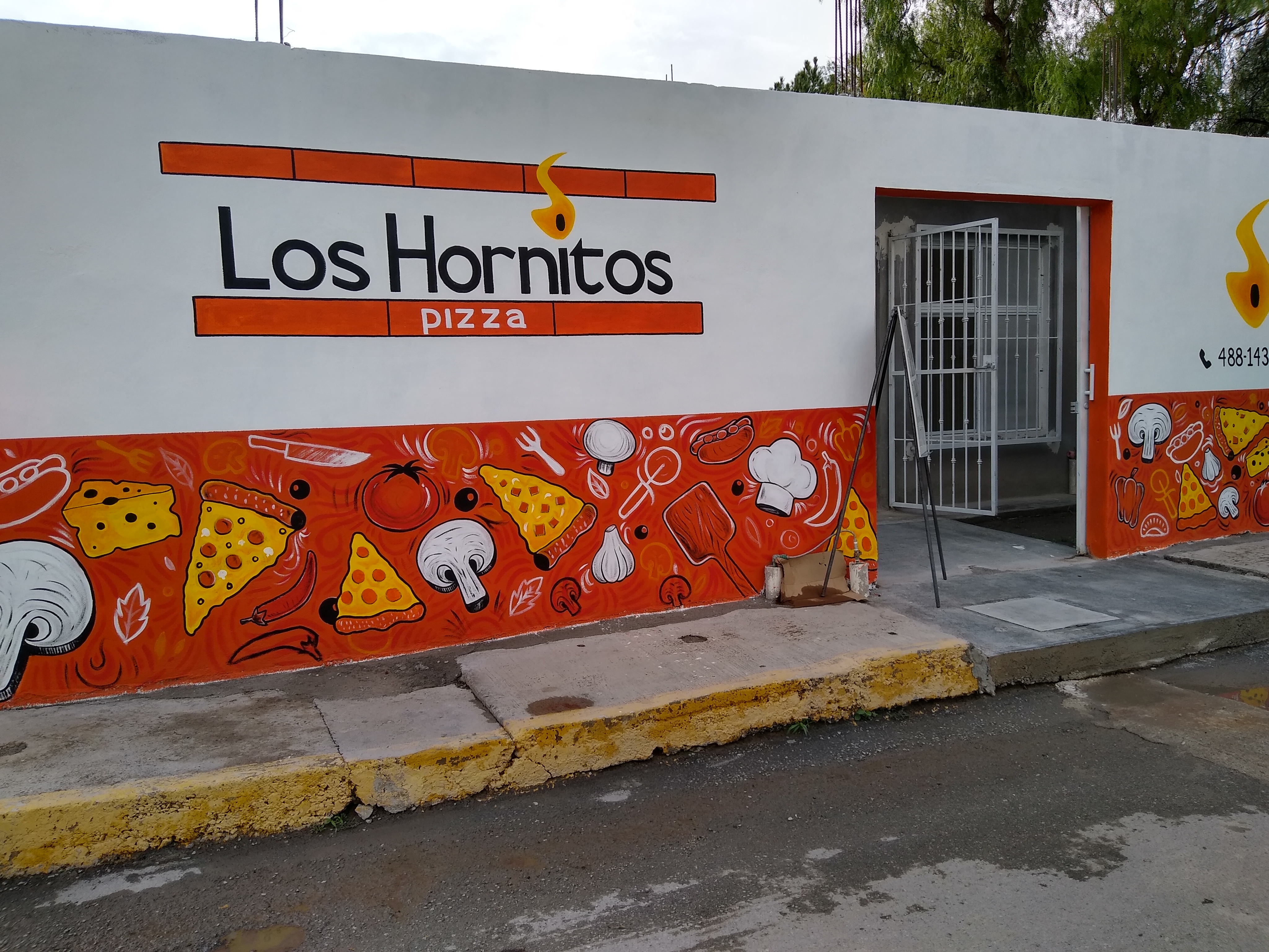 Los Hornitos Pizza image 1