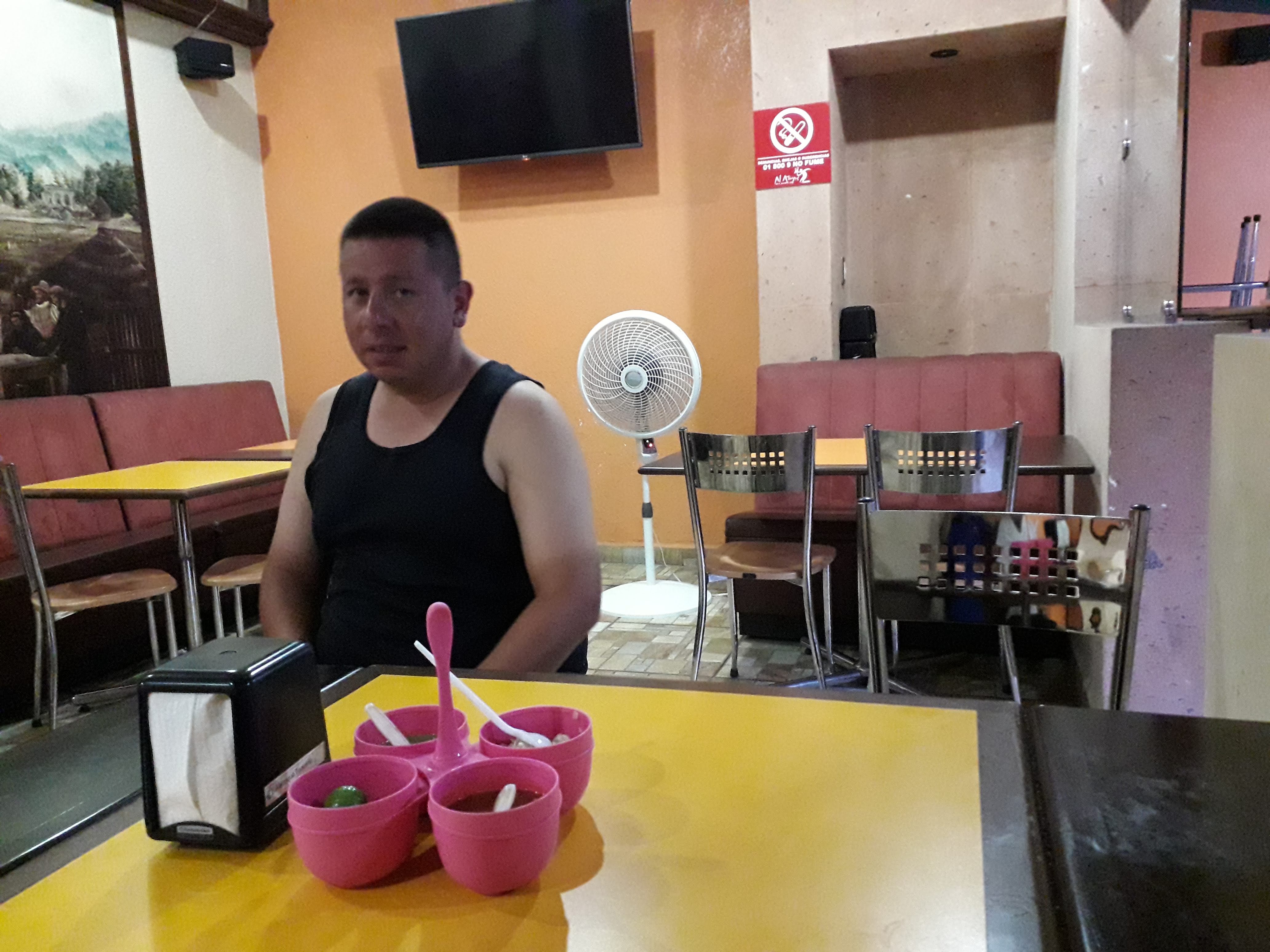 El Jacalito, pollos al carbón image 5