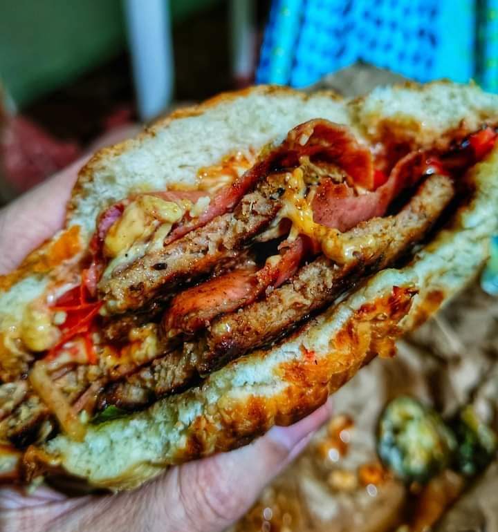 Chelino’s Burguer image 1