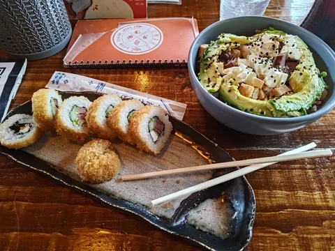 Lumaro Sushi image 6