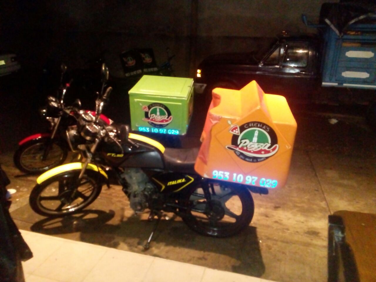 Chema's Pizza image 3