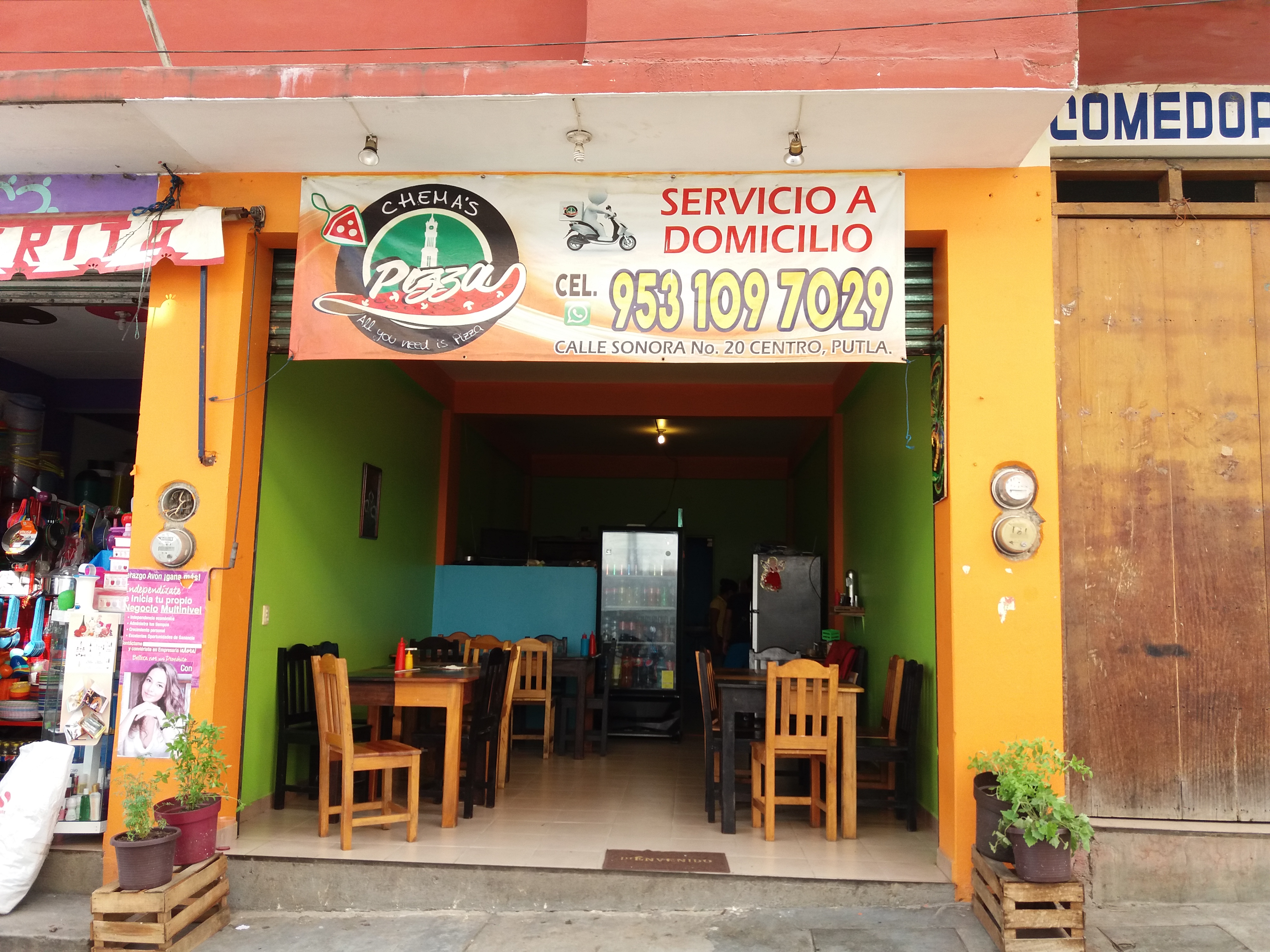 Chema's Pizza image 4